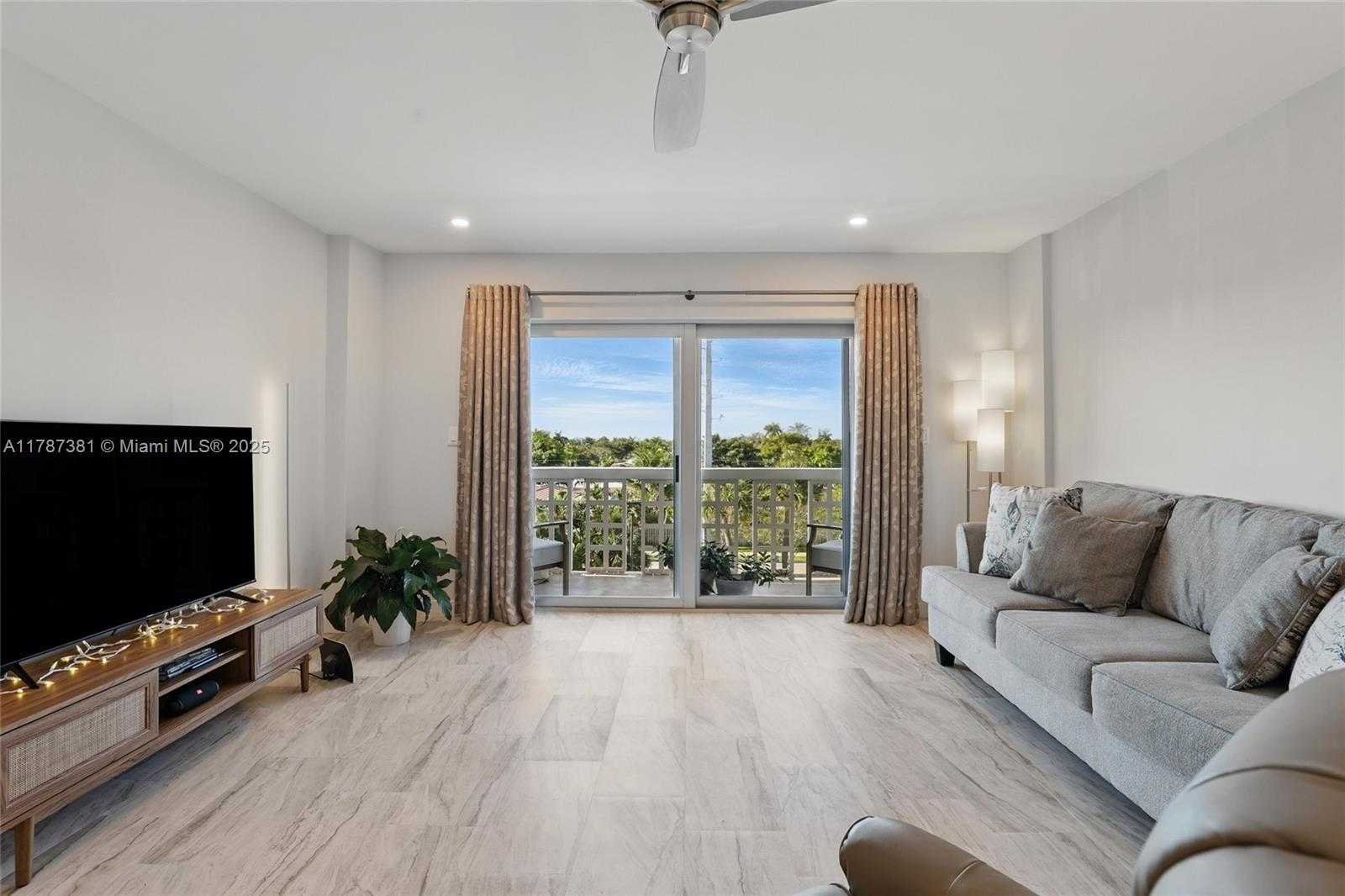 Small Image of 1831 NORTH EAST 38TH ST #402, Oakland Park Number 5