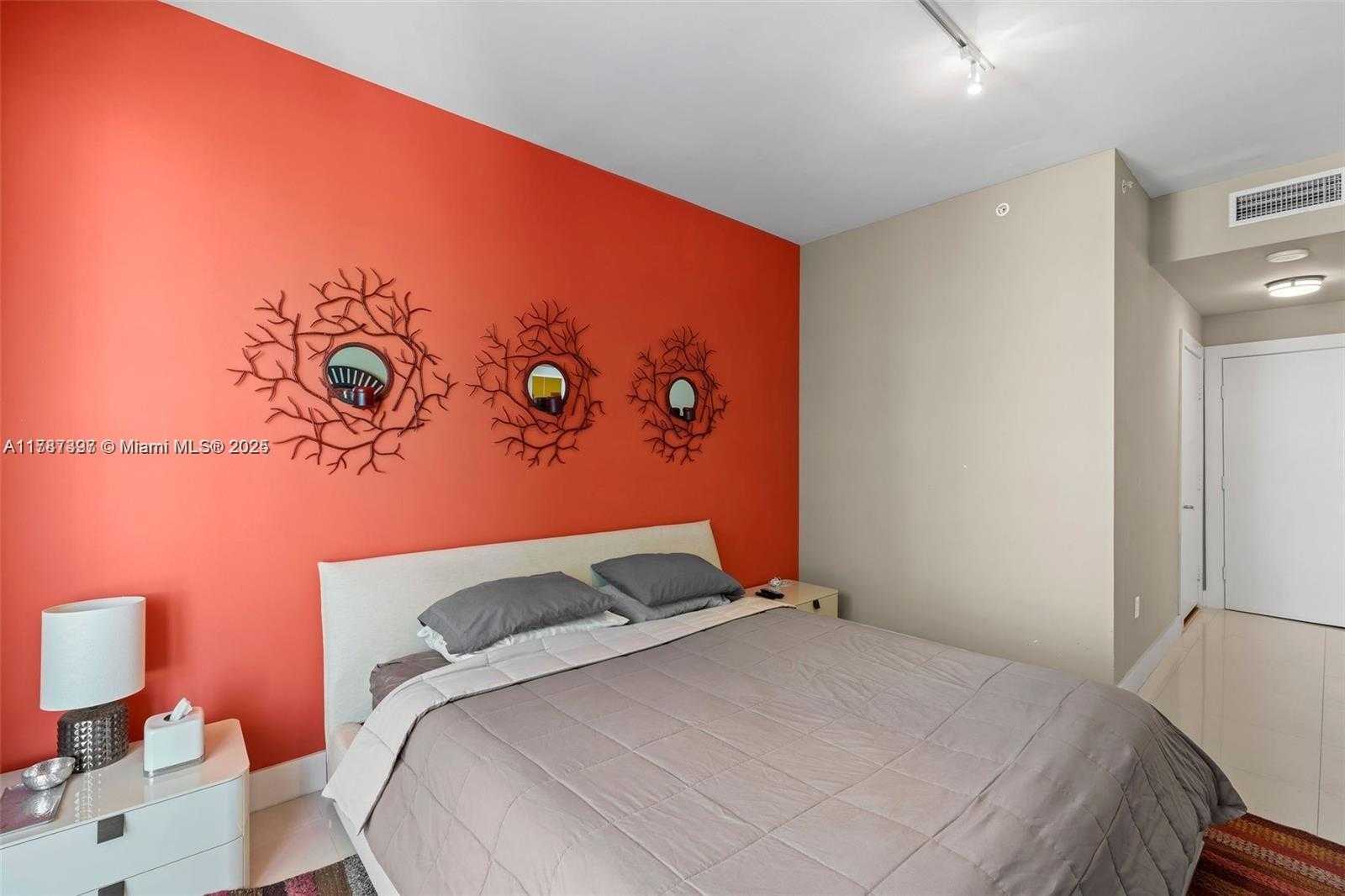 Small Image of 900 BISCAYNE BLVD #2410, Miami Number 14