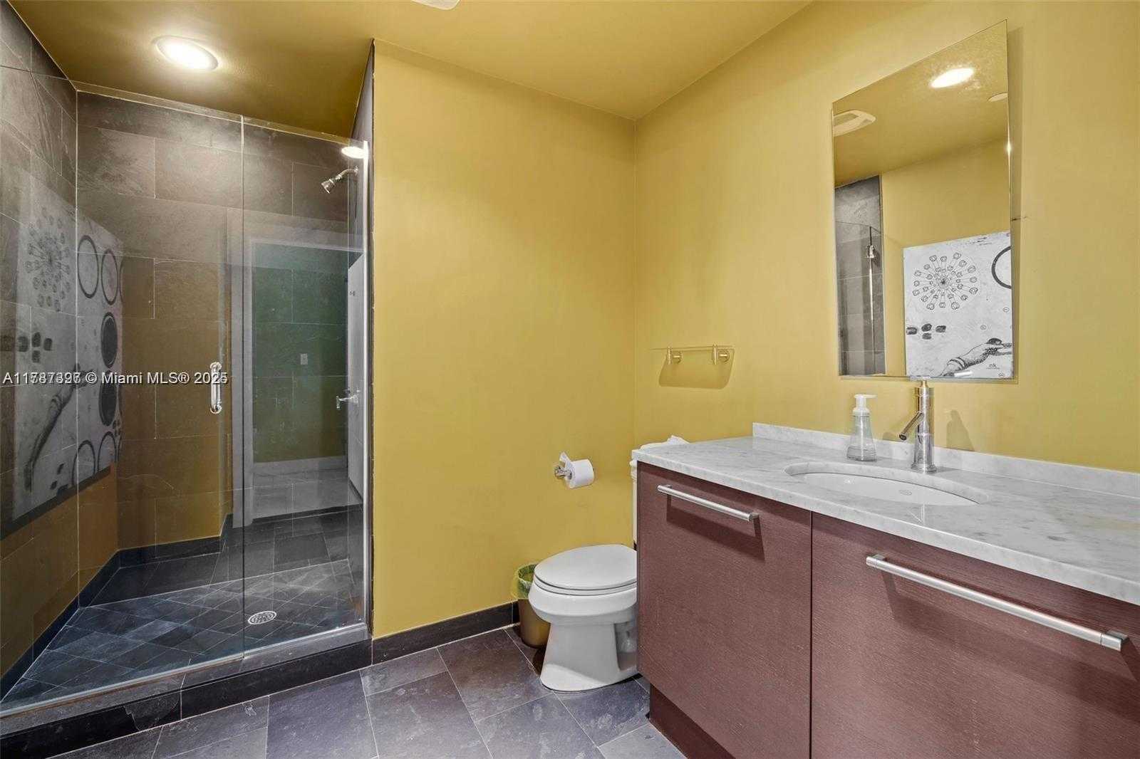 Small Image of 900 BISCAYNE BLVD #2410, Miami Number 19