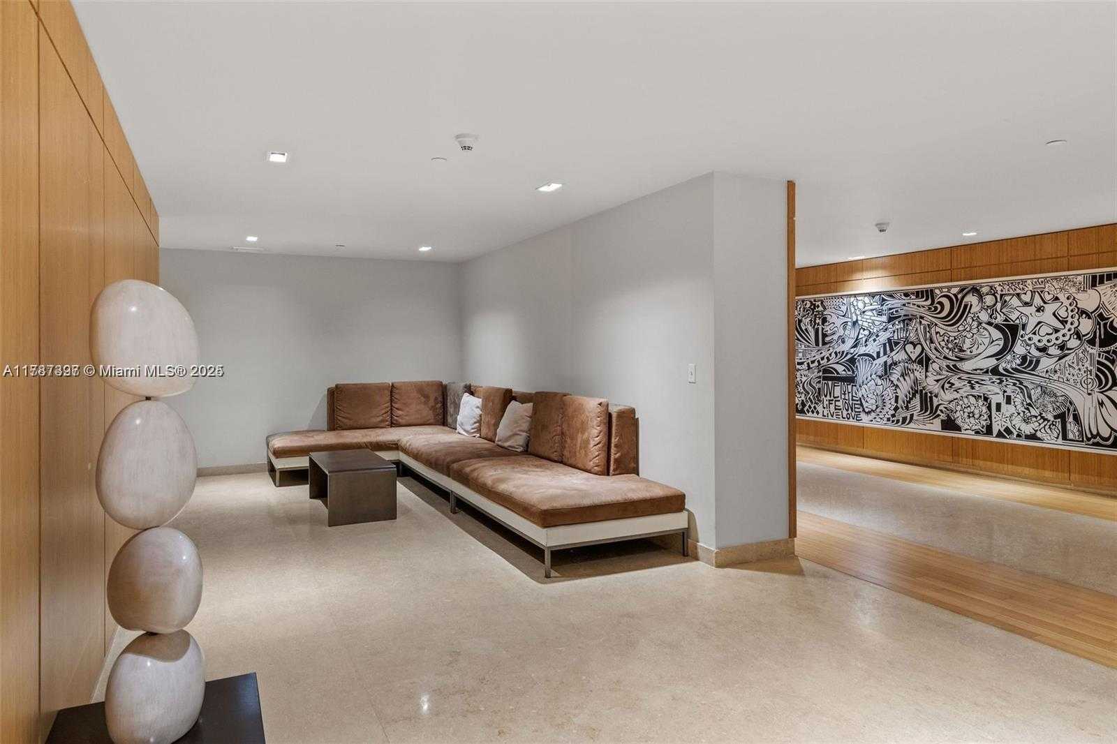 Small Image of 900 BISCAYNE BLVD #2410, Miami Number 25