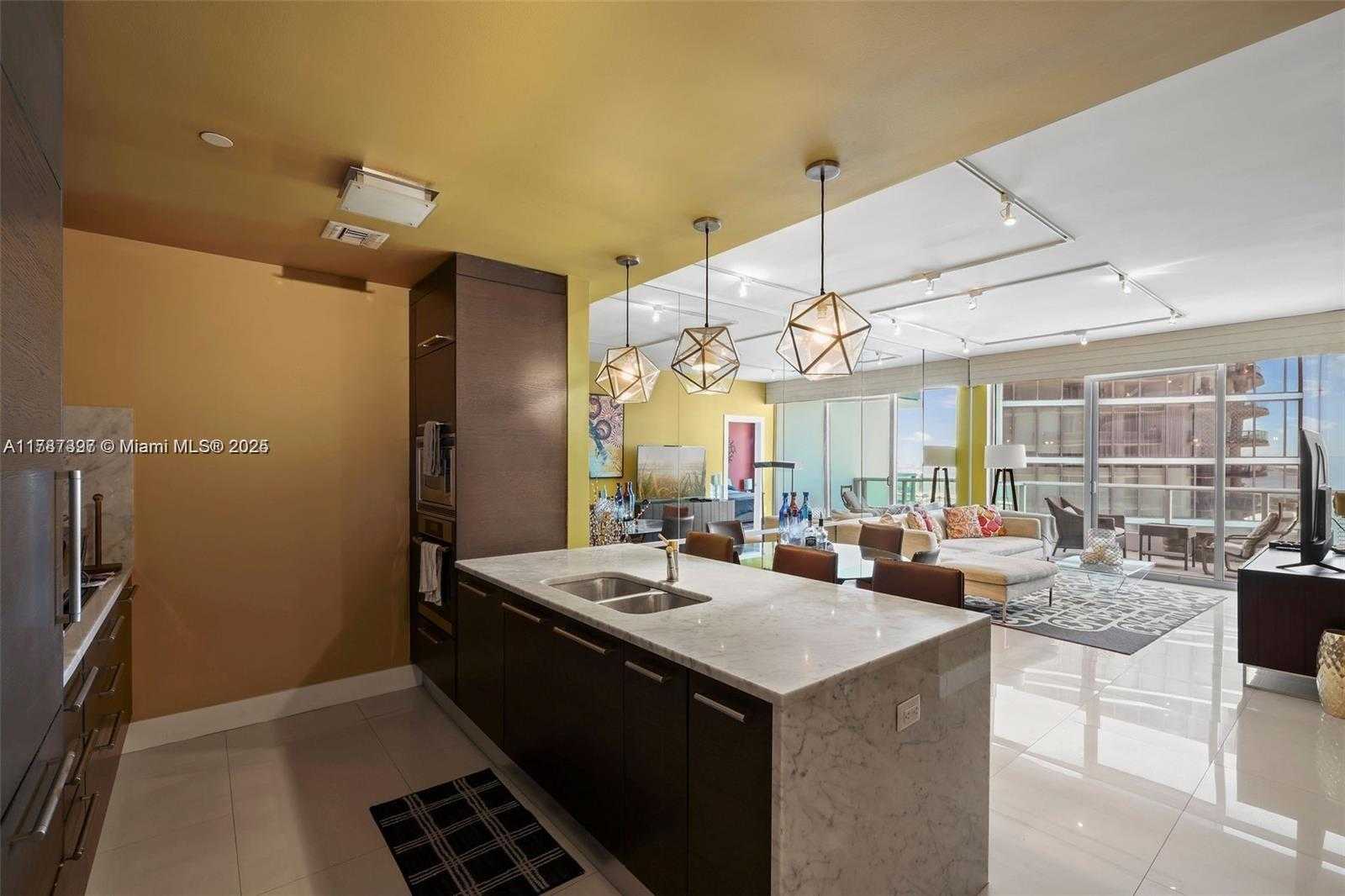 Small Image of 900 BISCAYNE BLVD #2410, Miami Number 3