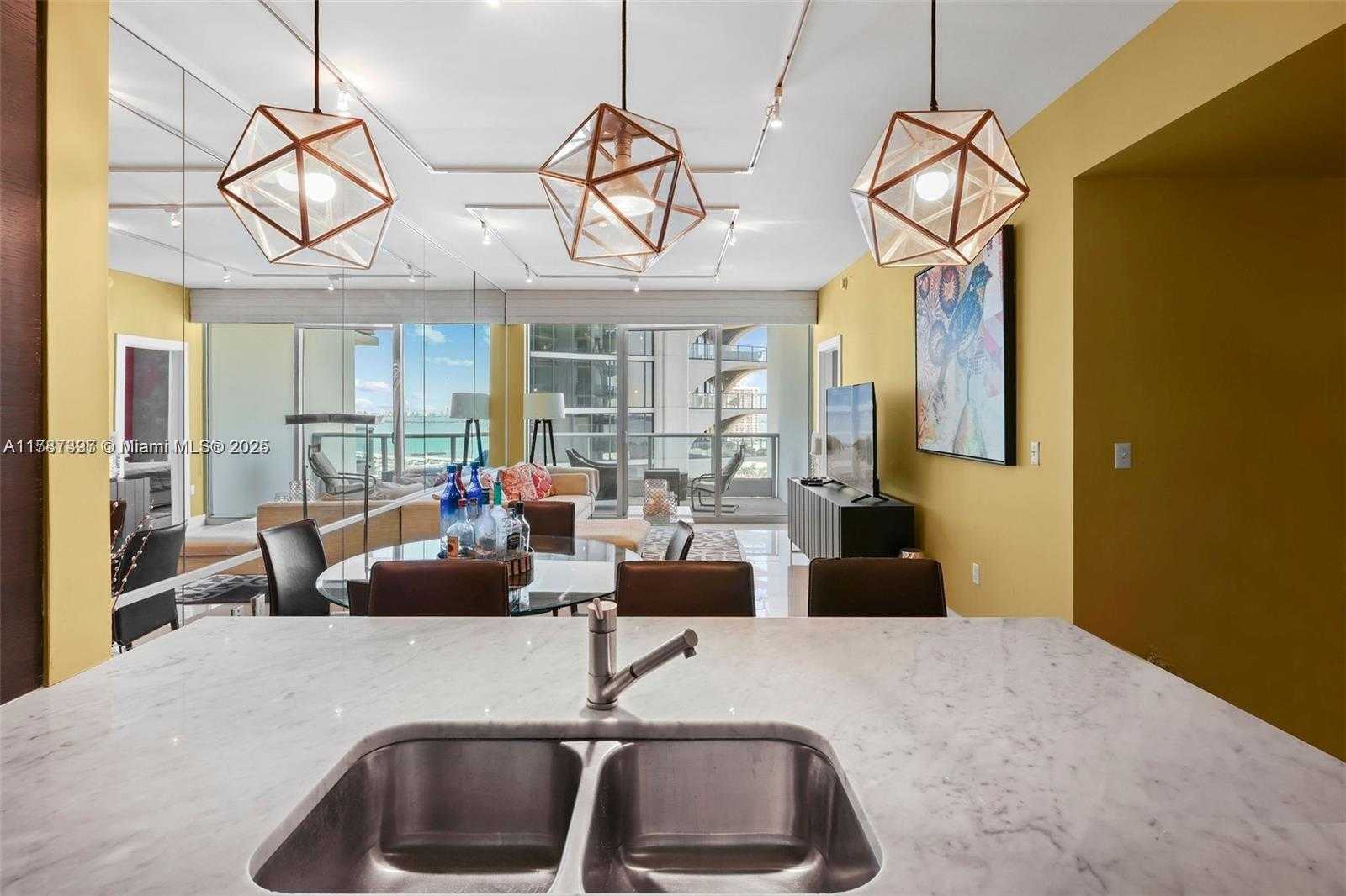Small Image of 900 BISCAYNE BLVD #2410, Miami Number 4