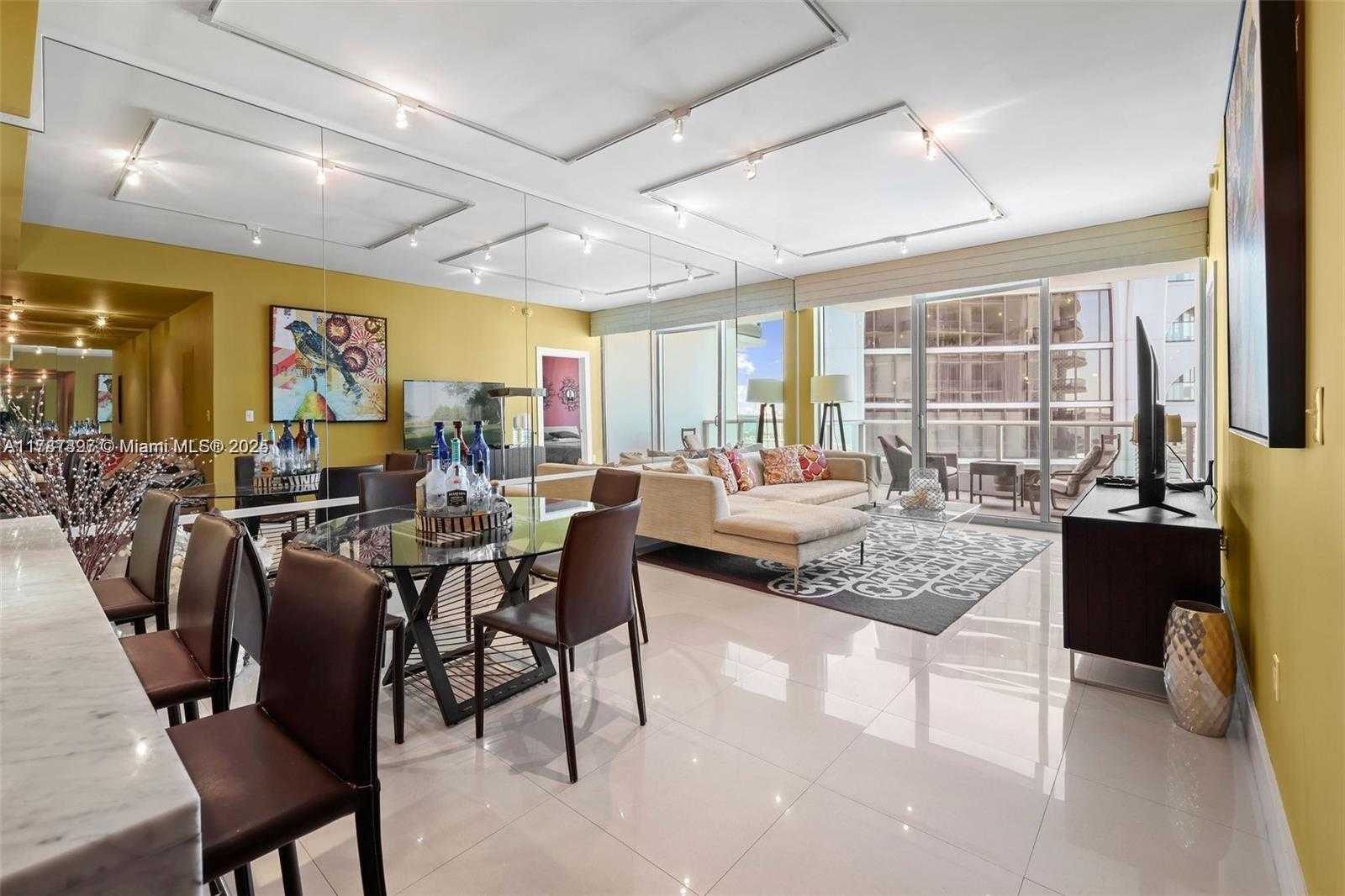 Small Image of 900 BISCAYNE BLVD #2410, Miami Number 5