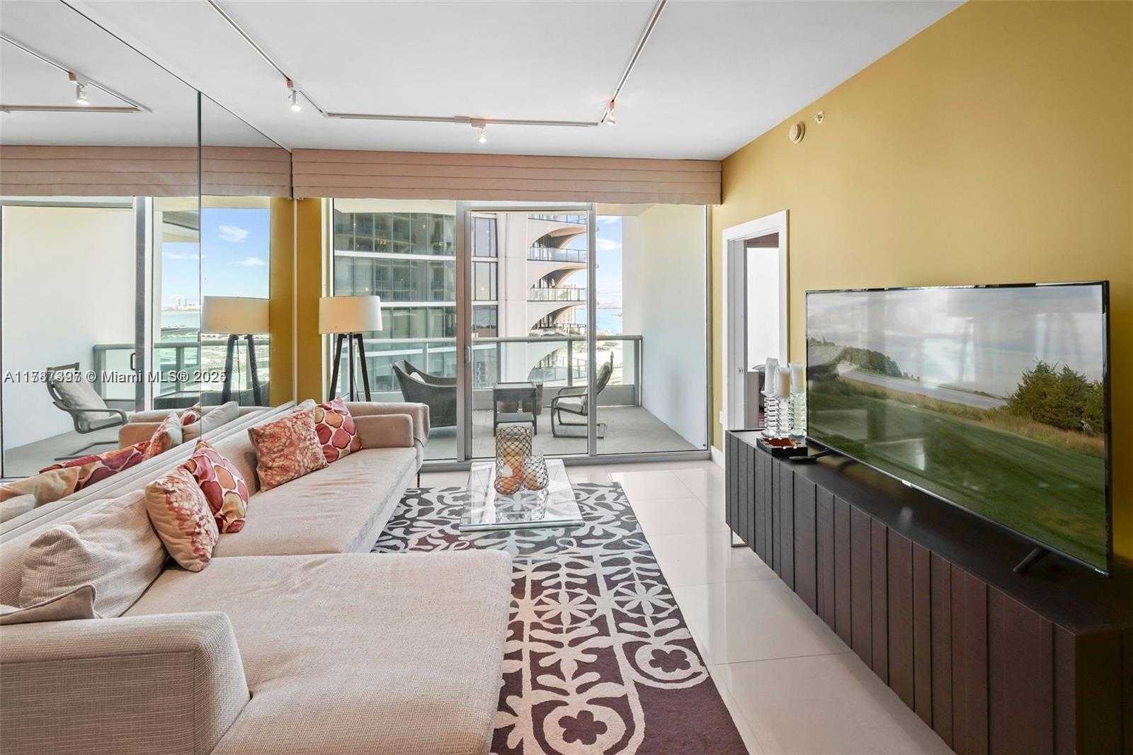 Small Image of 900 BISCAYNE BLVD #2410, Miami Number 6