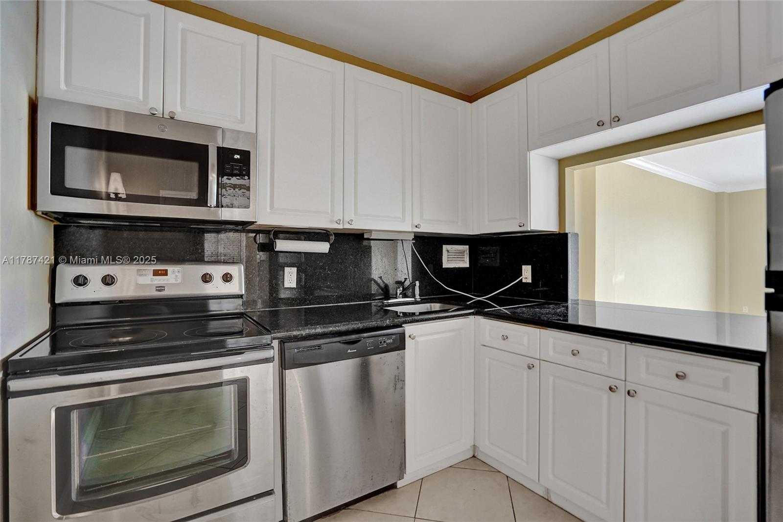 Small Image of 1455 NORTH TREASURE DR #7F, North Bay Village Number 10