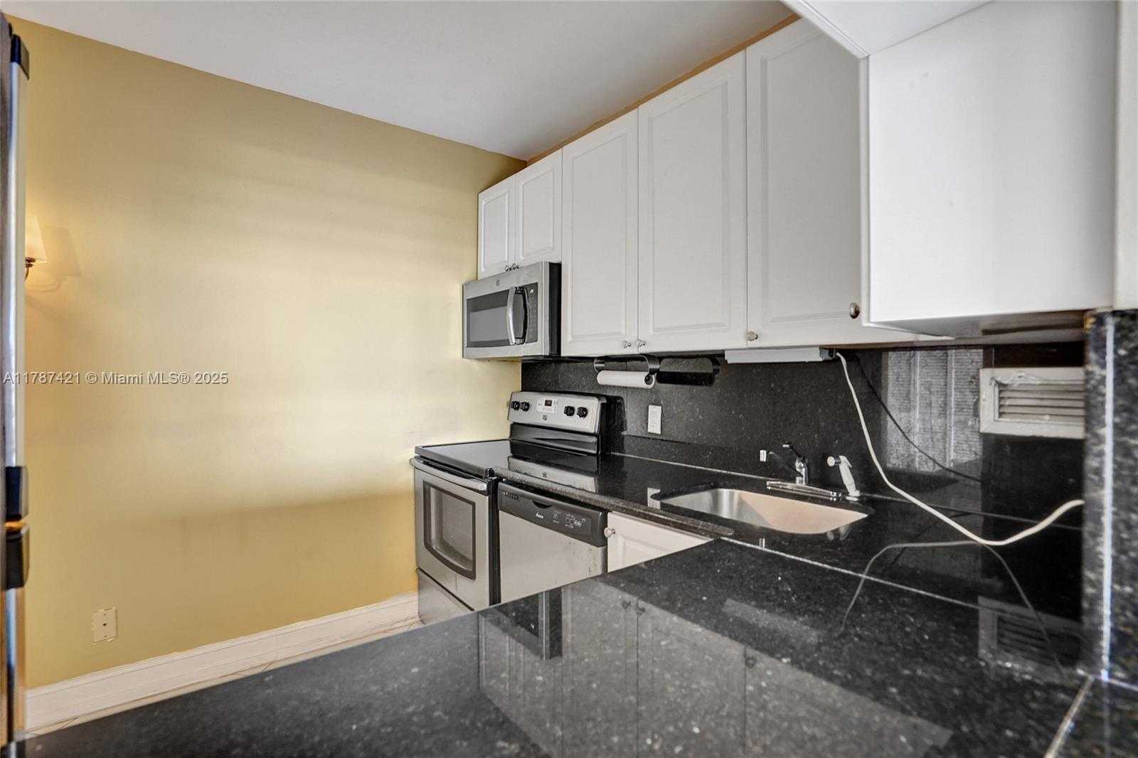 Small Image of 1455 NORTH TREASURE DR #7F, North Bay Village Number 12