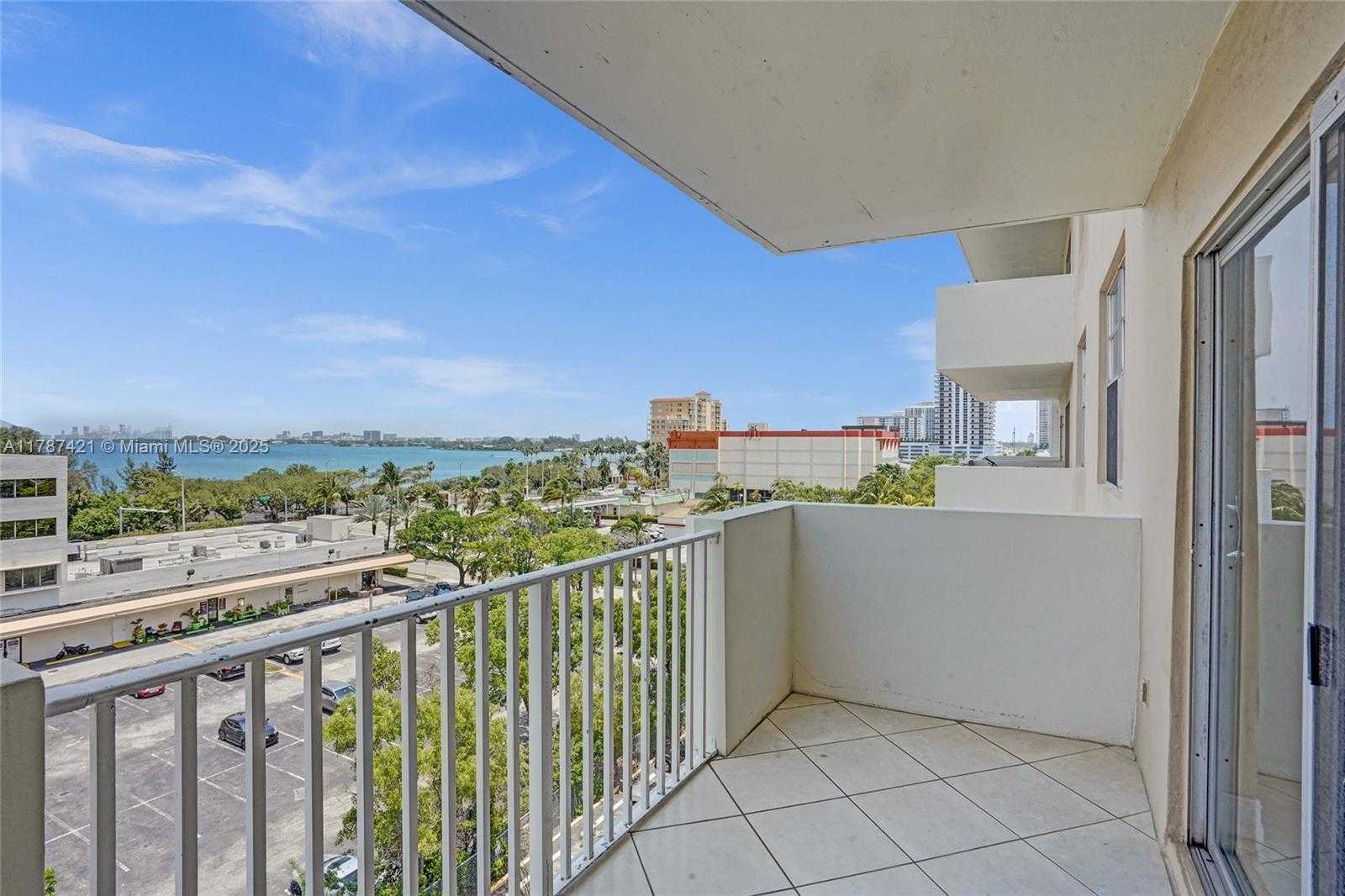 Small Image of 1455 NORTH TREASURE DR #7F, North Bay Village Number 22