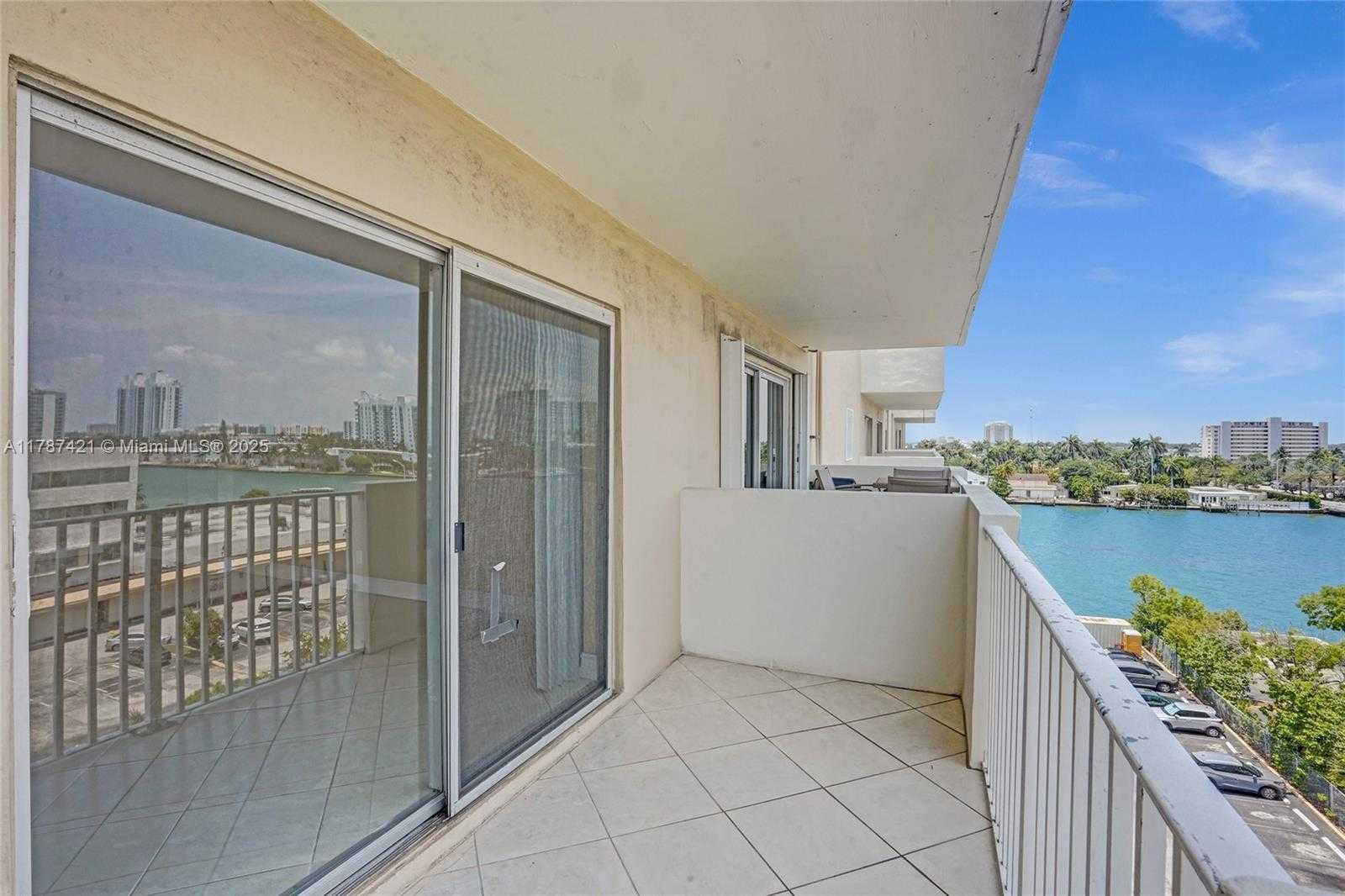 Small Image of 1455 NORTH TREASURE DR #7F, North Bay Village Number 23