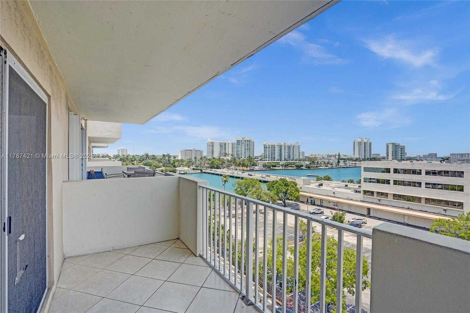 Small Image of 1455 NORTH TREASURE DR #7F, North Bay Village Number 24
