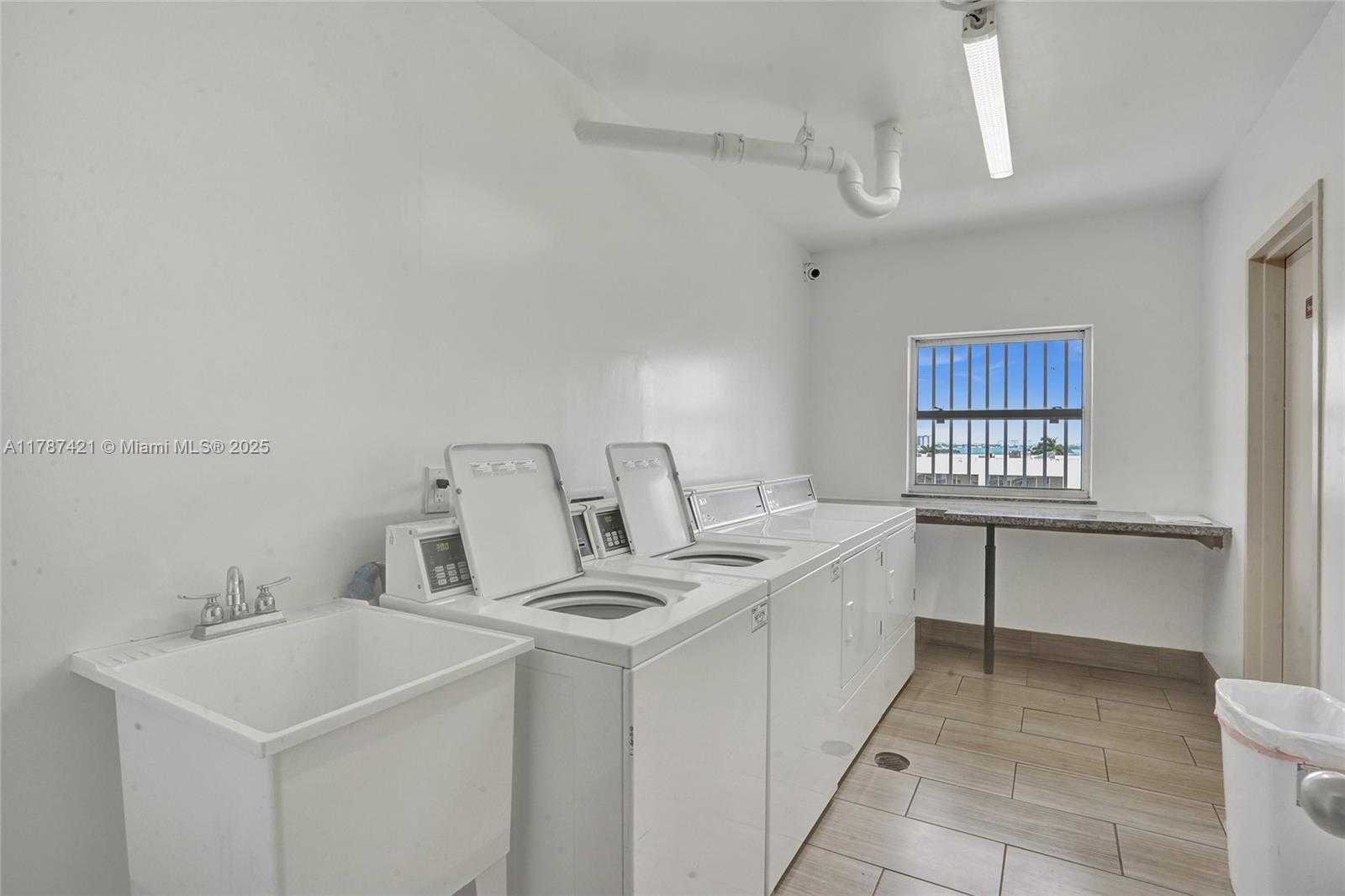 Small Image of 1455 NORTH TREASURE DR #7F, North Bay Village Number 29