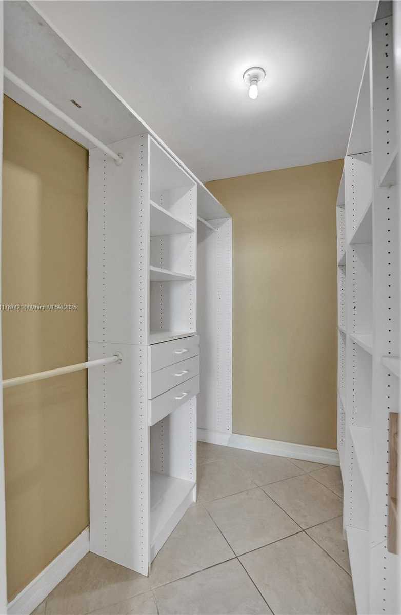 Small Image of 1455 NORTH TREASURE DR #7F, North Bay Village Number 3