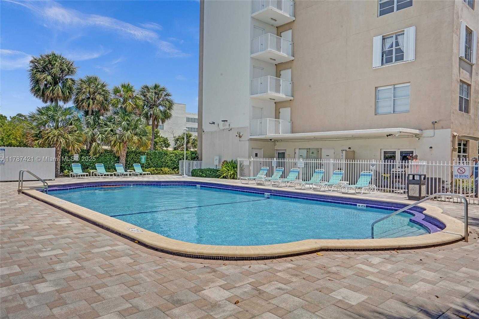 Small Image of 1455 NORTH TREASURE DR #7F, North Bay Village Number 30