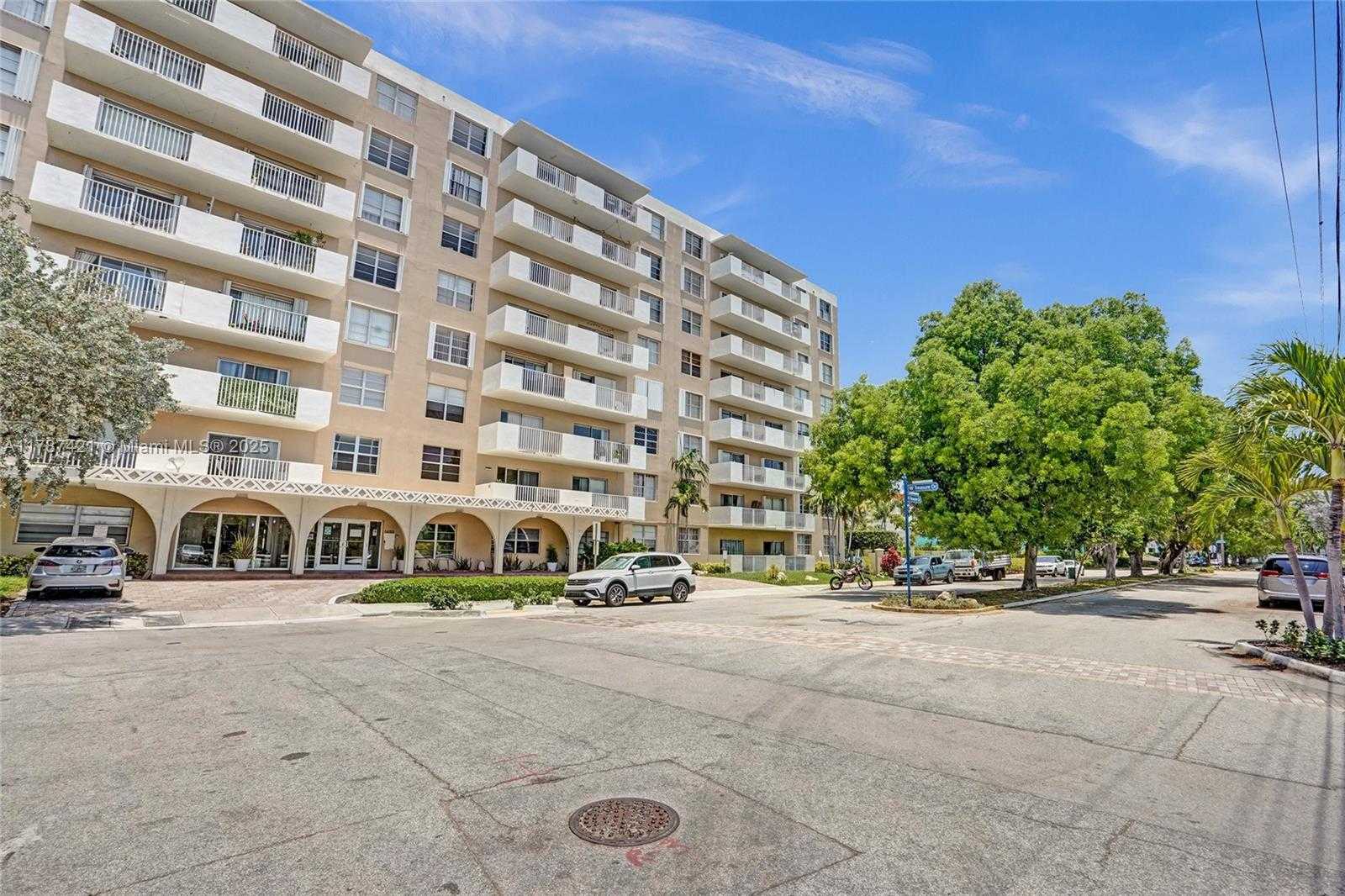 Small Image of 1455 NORTH TREASURE DR #7F, North Bay Village Number 32