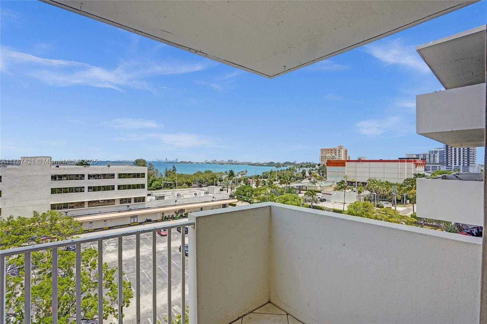 Small Image of 1455 NORTH TREASURE DR #7F, North Bay Village Number 39