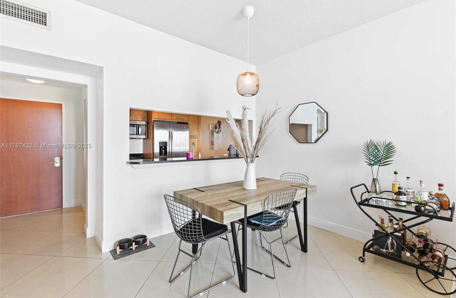 Small Image of 31 SOUTH EAST 5 ST #1009, Miami Number 11