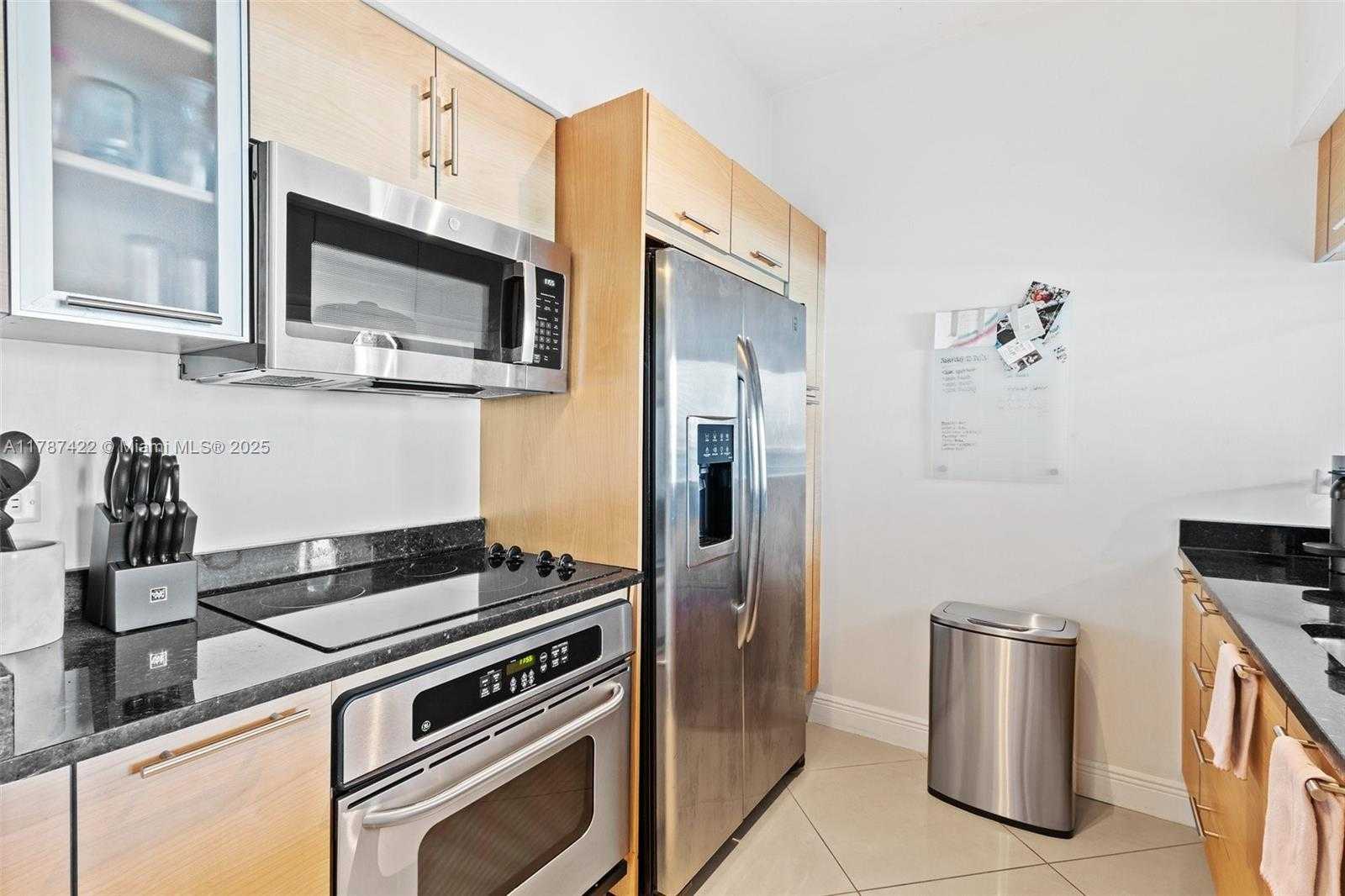 Small Image of 31 SOUTH EAST 5 ST #1009, Miami Number 12