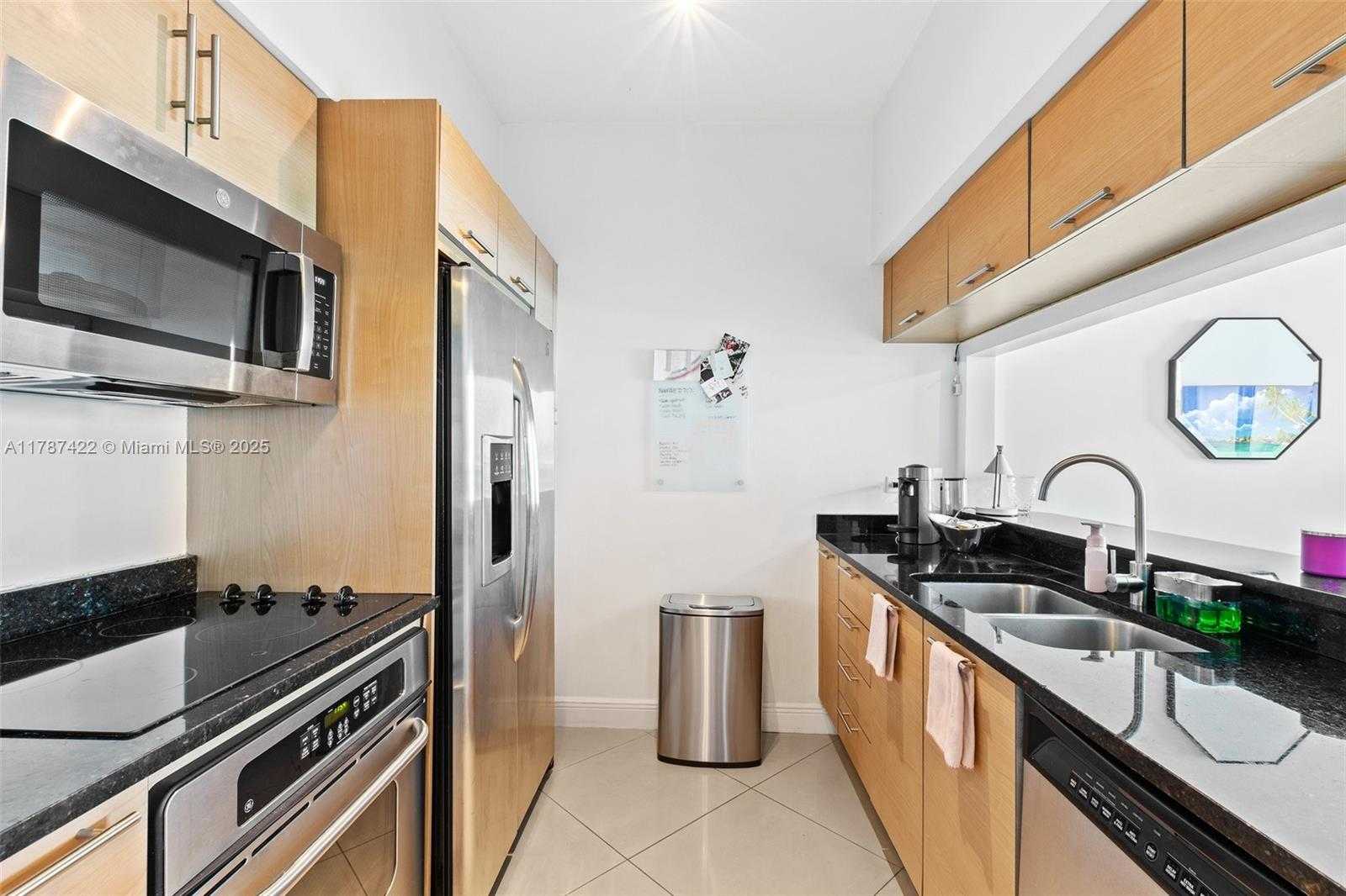 Small Image of 31 SOUTH EAST 5 ST #1009, Miami Number 13