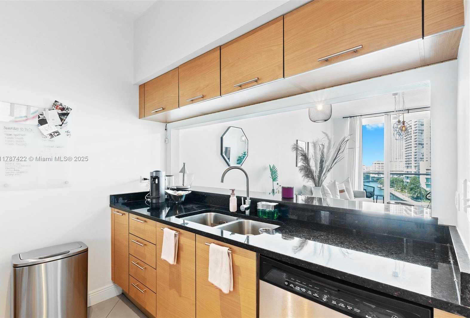 Small Image of 31 SOUTH EAST 5 ST #1009, Miami Number 14