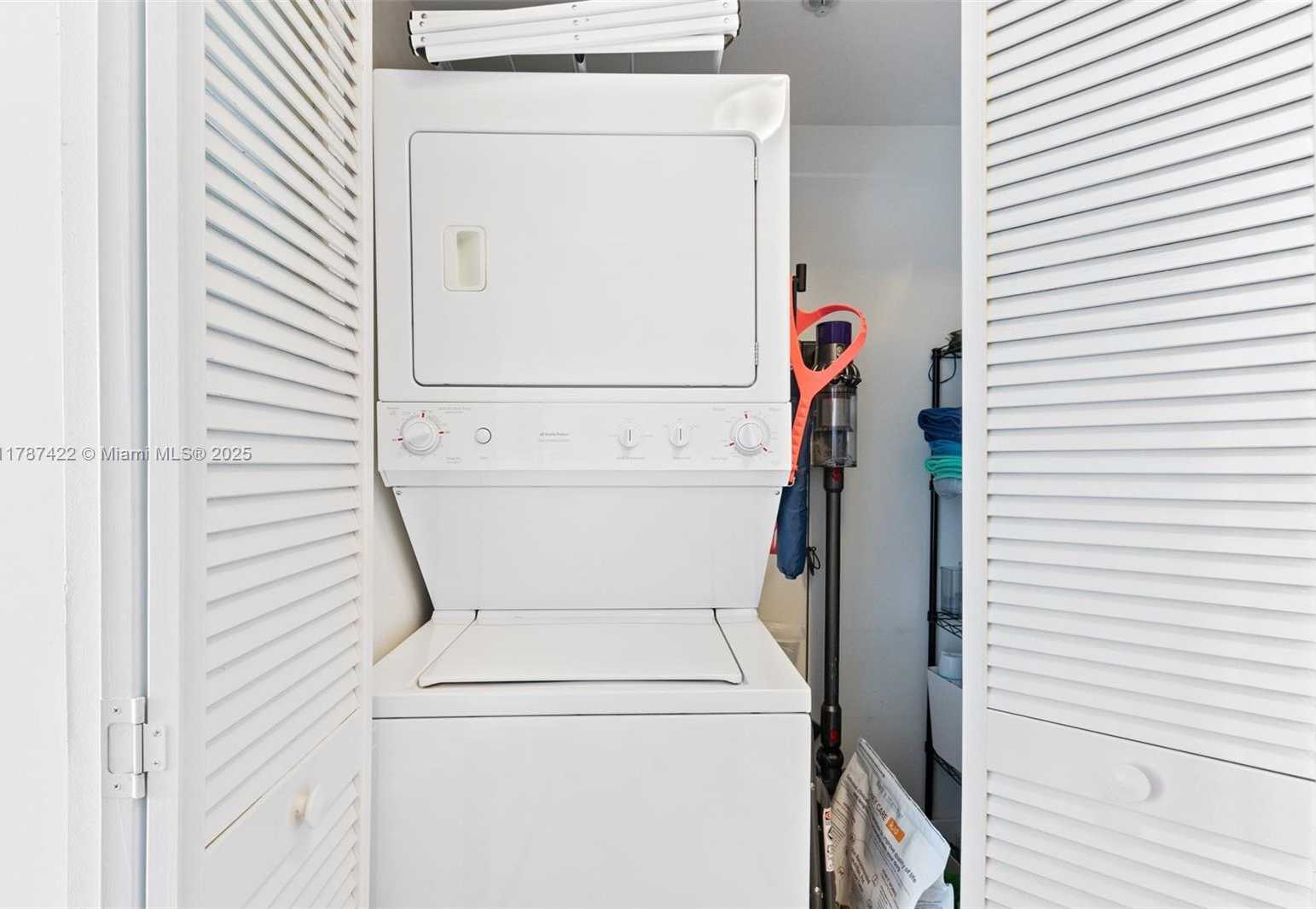 Small Image of 31 SOUTH EAST 5 ST #1009, Miami Number 20
