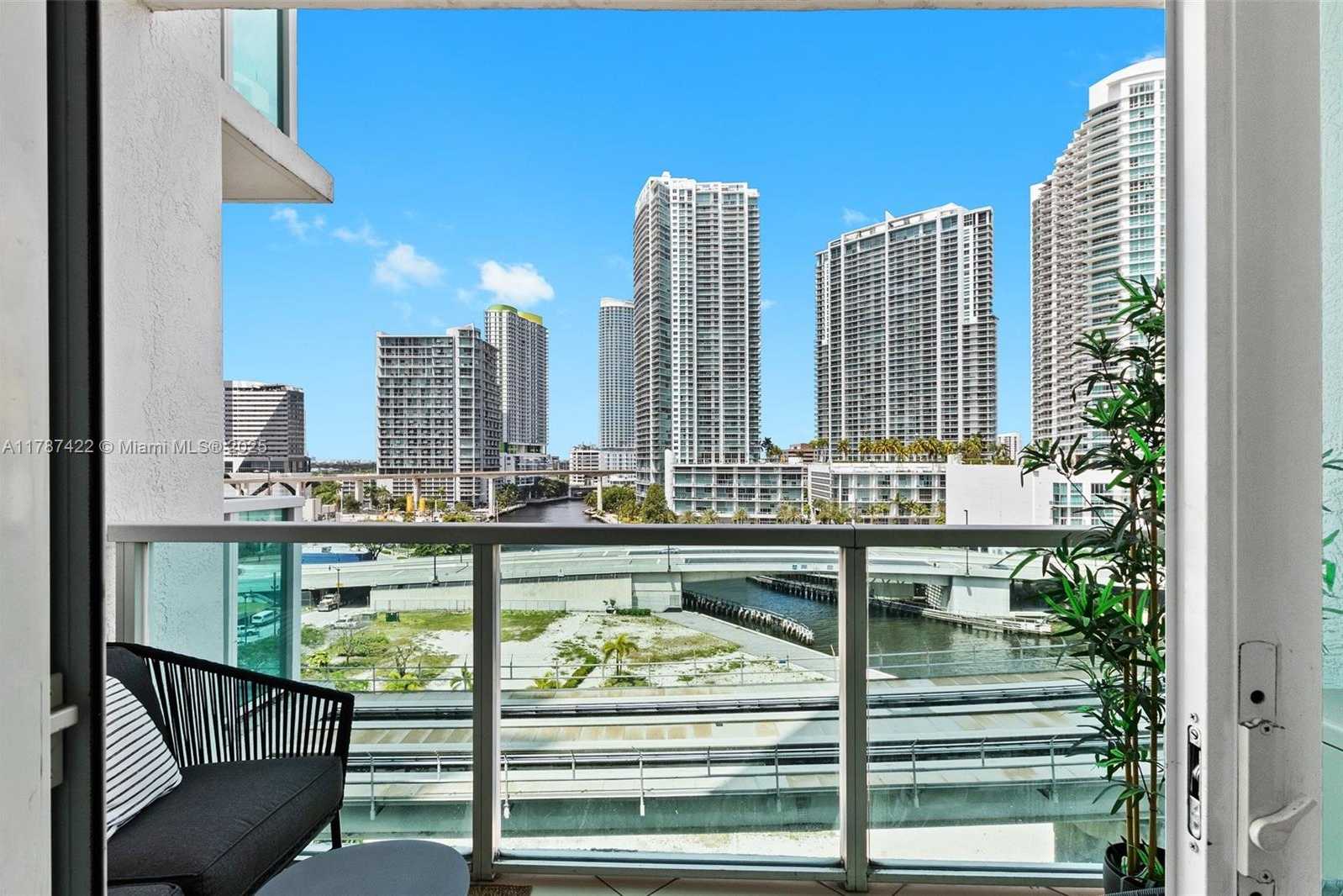 Small Image of 31 SOUTH EAST 5 ST #1009, Miami Number 21