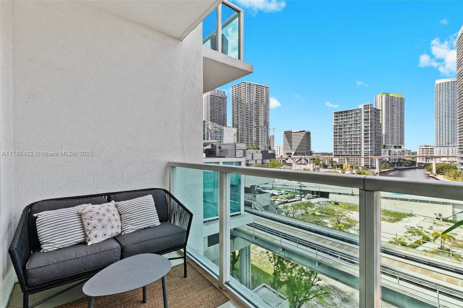 Small Image of 31 SOUTH EAST 5 ST #1009, Miami Number 22