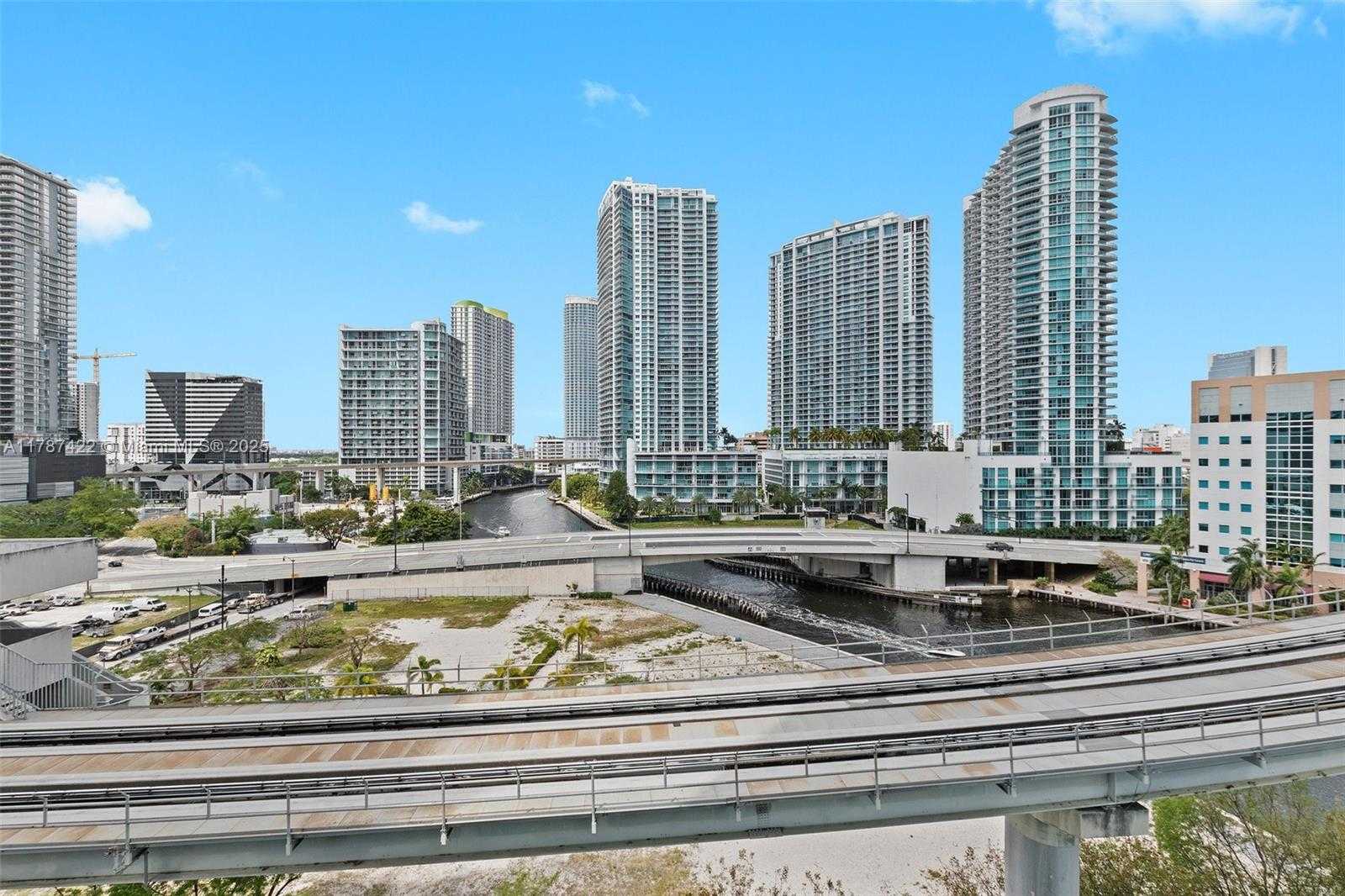 Small Image of 31 SOUTH EAST 5 ST #1009, Miami Number 24