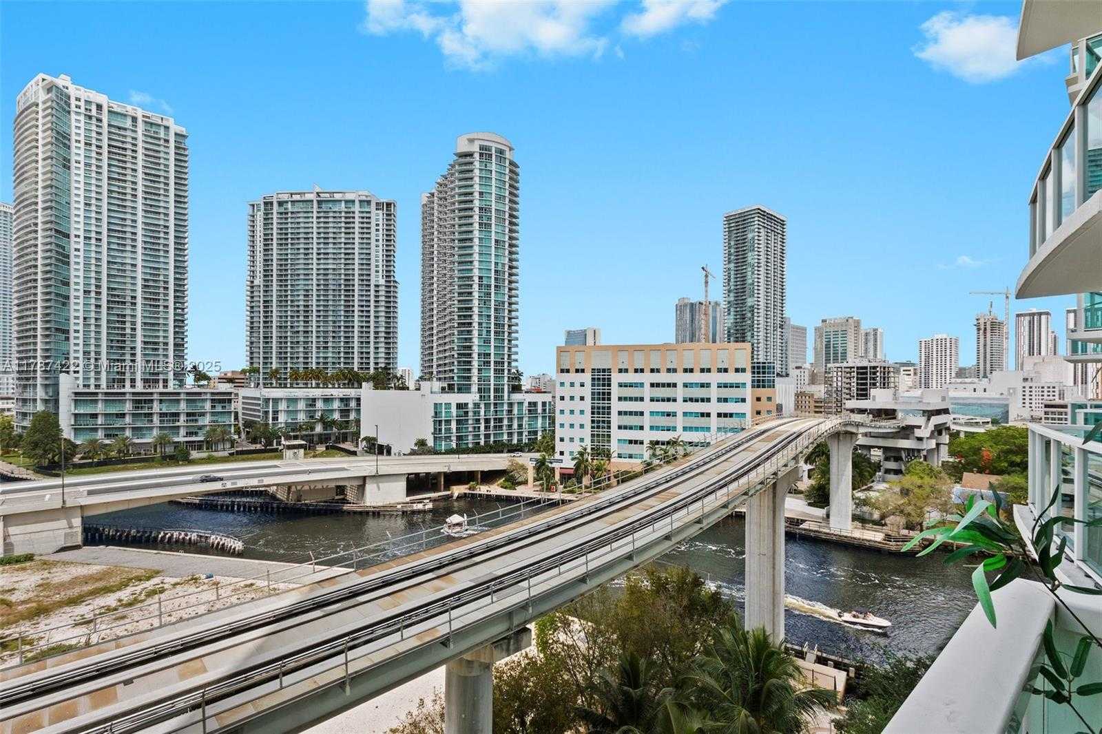 Small Image of 31 SOUTH EAST 5 ST #1009, Miami Number 25