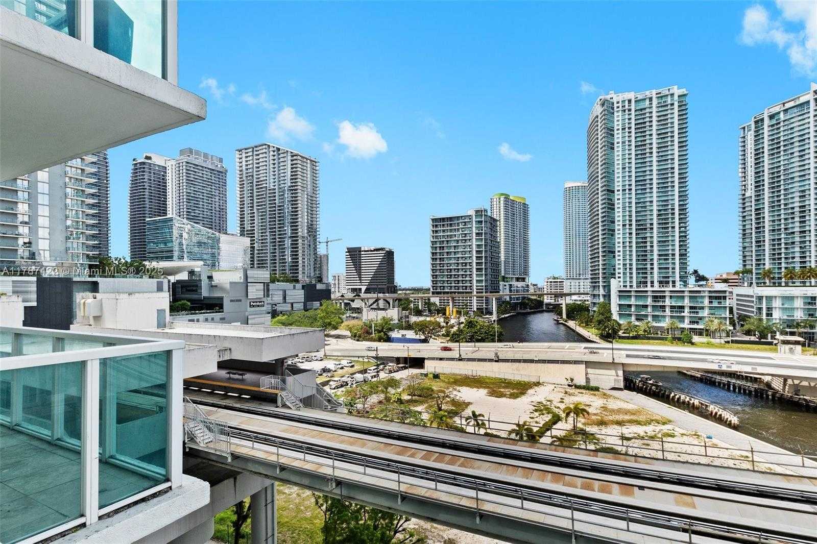 Small Image of 31 SOUTH EAST 5 ST #1009, Miami Number 26