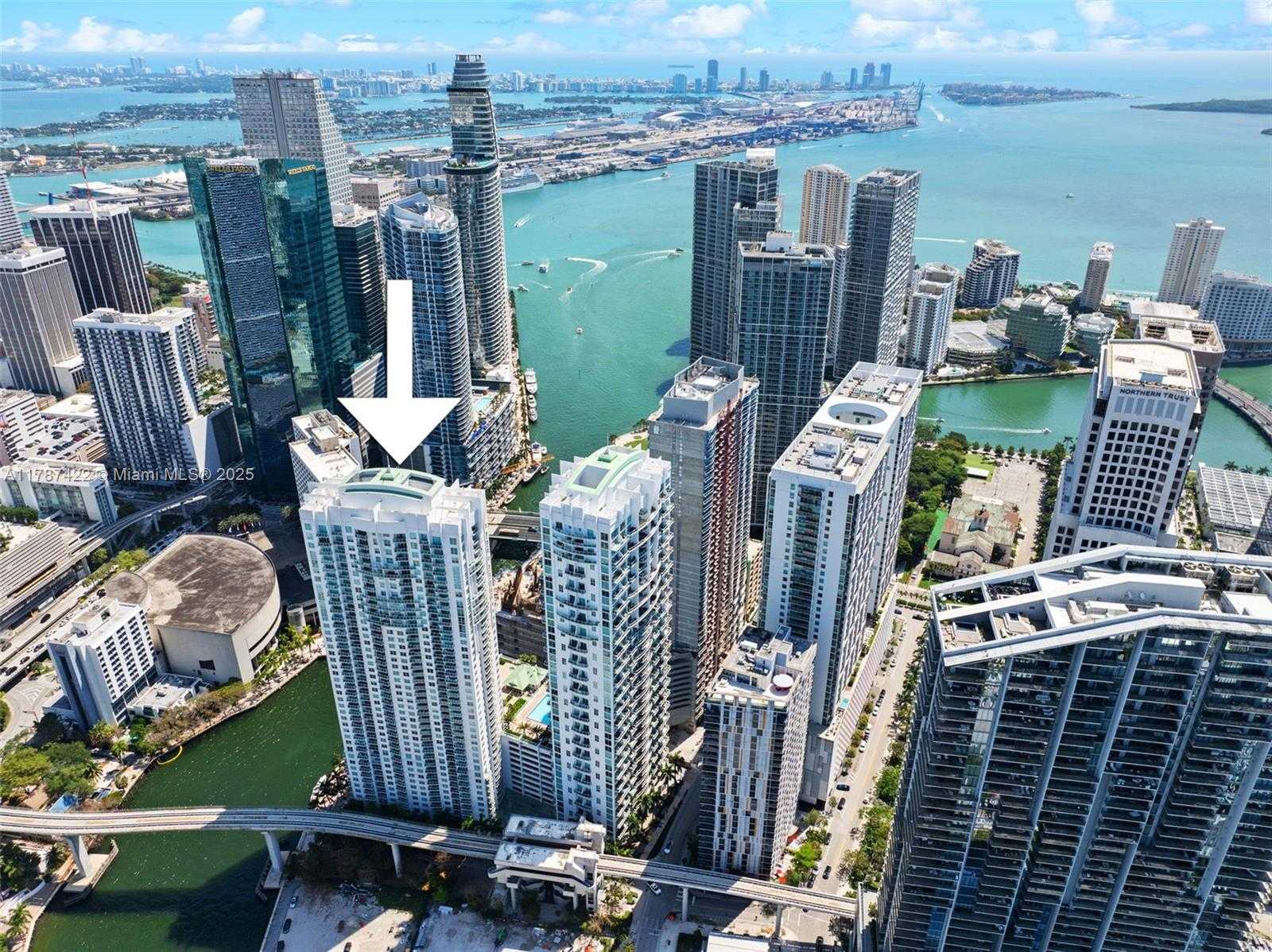 Small Image of 31 SOUTH EAST 5 ST #1009, Miami Number 32