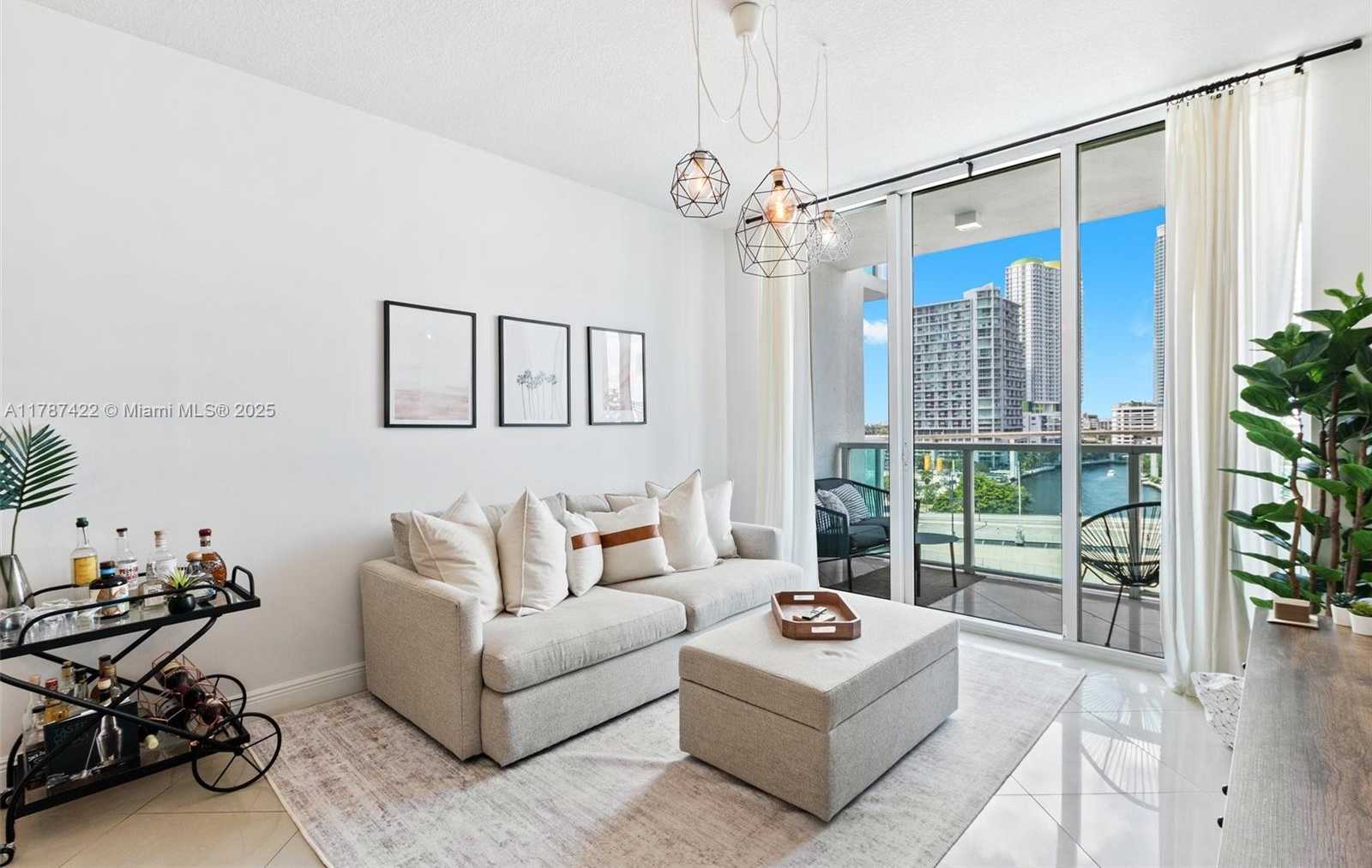 Small Image of 31 SOUTH EAST 5 ST #1009, Miami Number 8