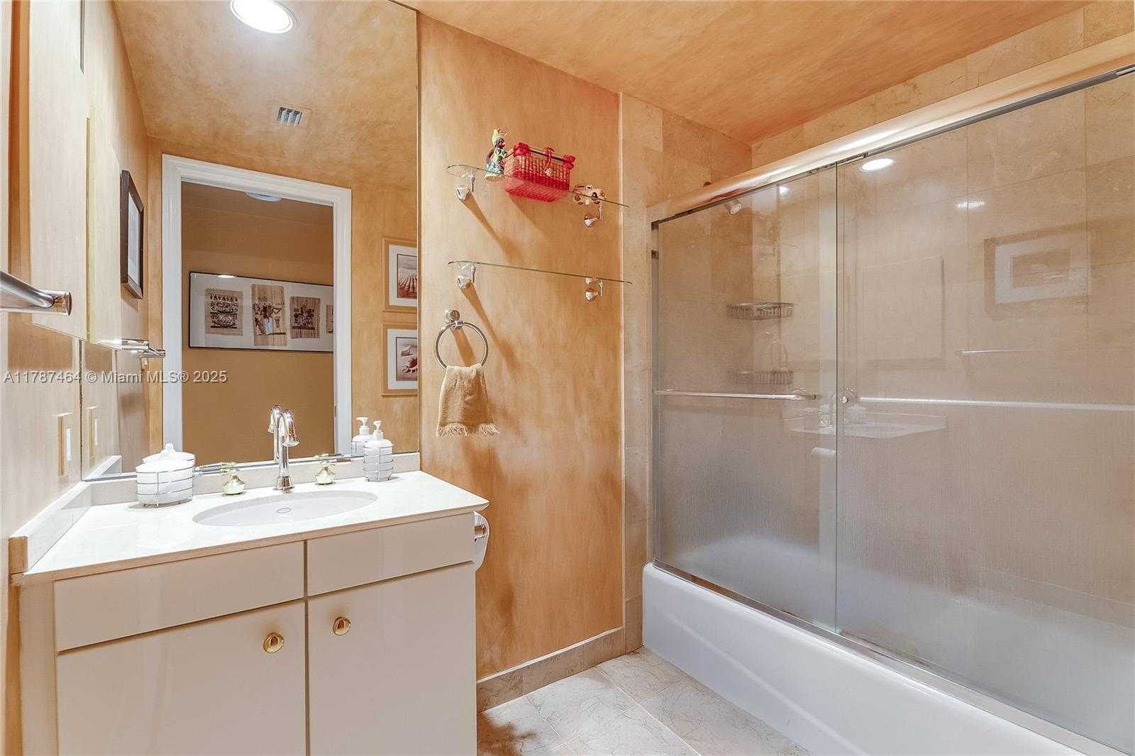 Small Image of 19333 COLLINS AVE #1602, Sunny Isles Beach Number 13