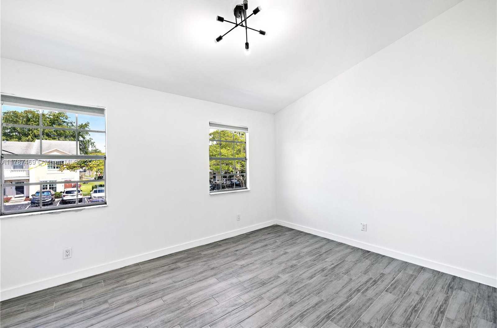 Small Image of 2917 NORTH WEST BELMONT LN #2917, Cooper City Number 30
