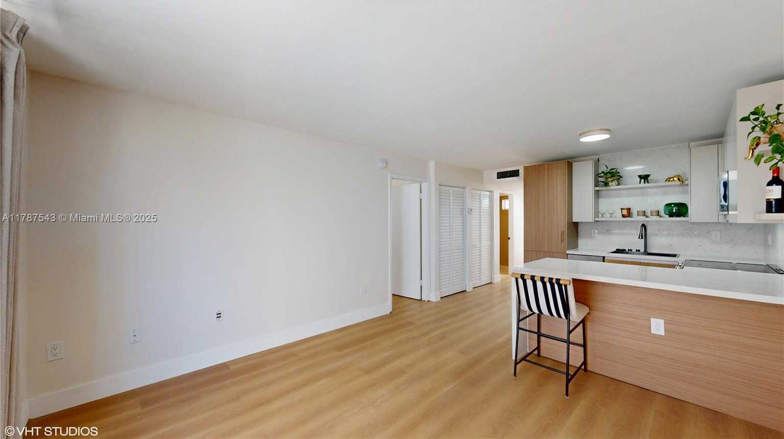 Small Image of 1666 WEST AVE #305, Miami Beach Number 10