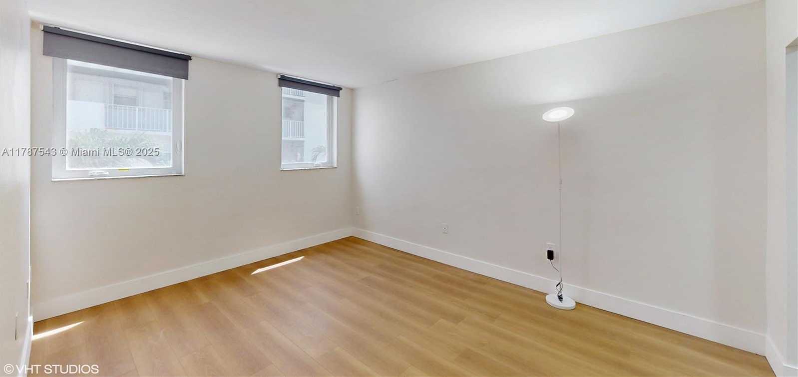 Small Image of 1666 WEST AVE #305, Miami Beach Number 14