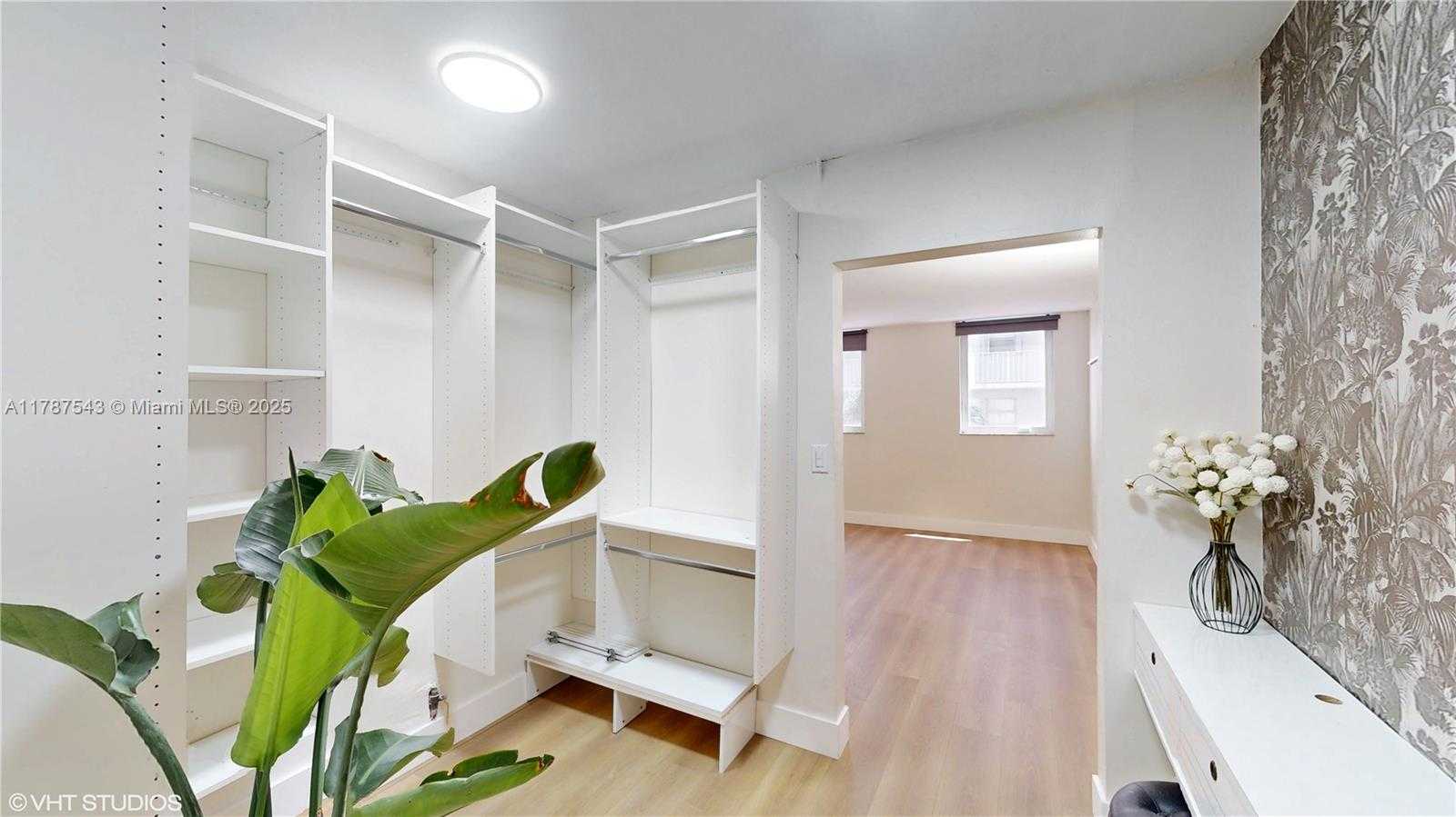 Small Image of 1666 WEST AVE #305, Miami Beach Number 15