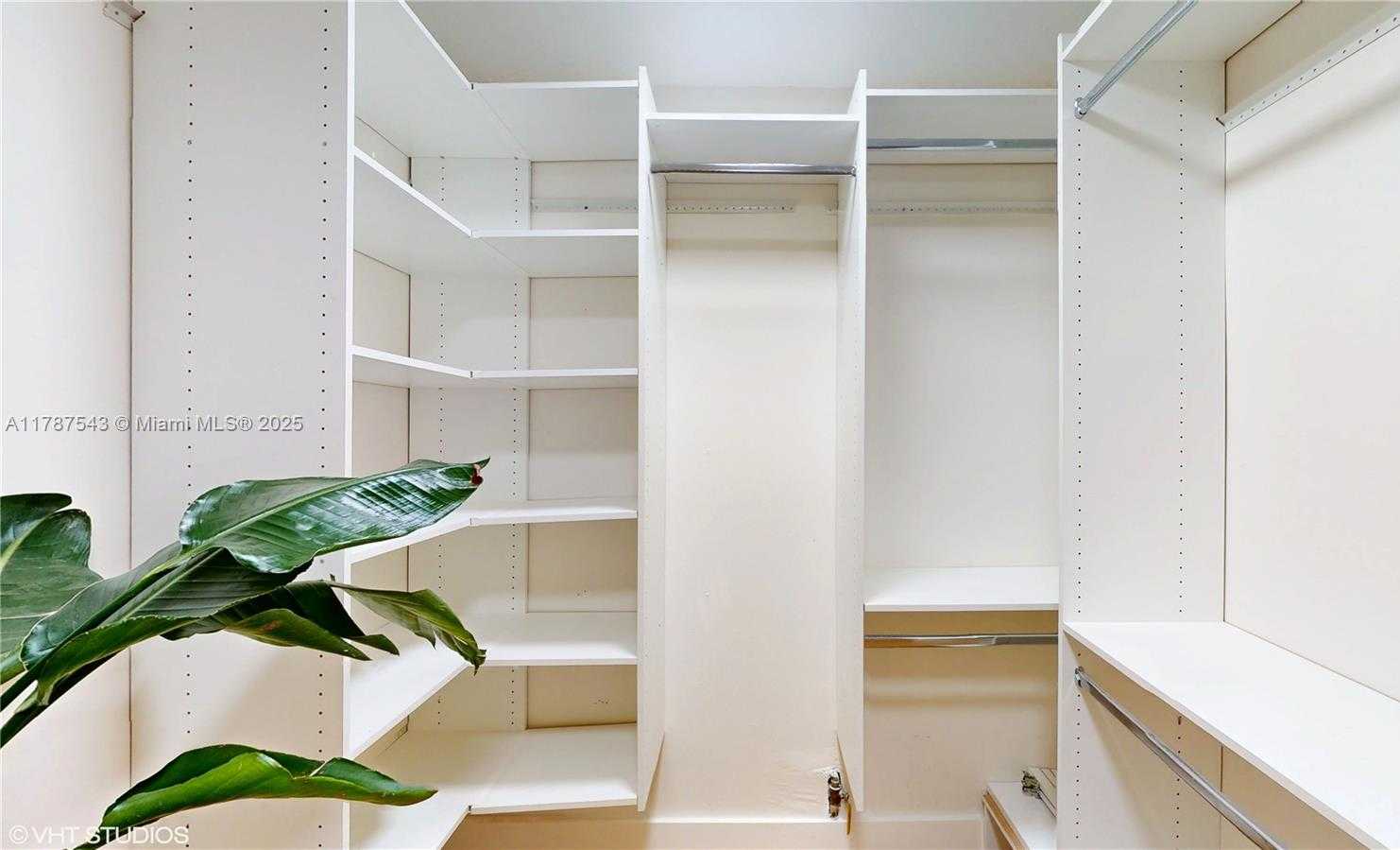 Small Image of 1666 WEST AVE #305, Miami Beach Number 16