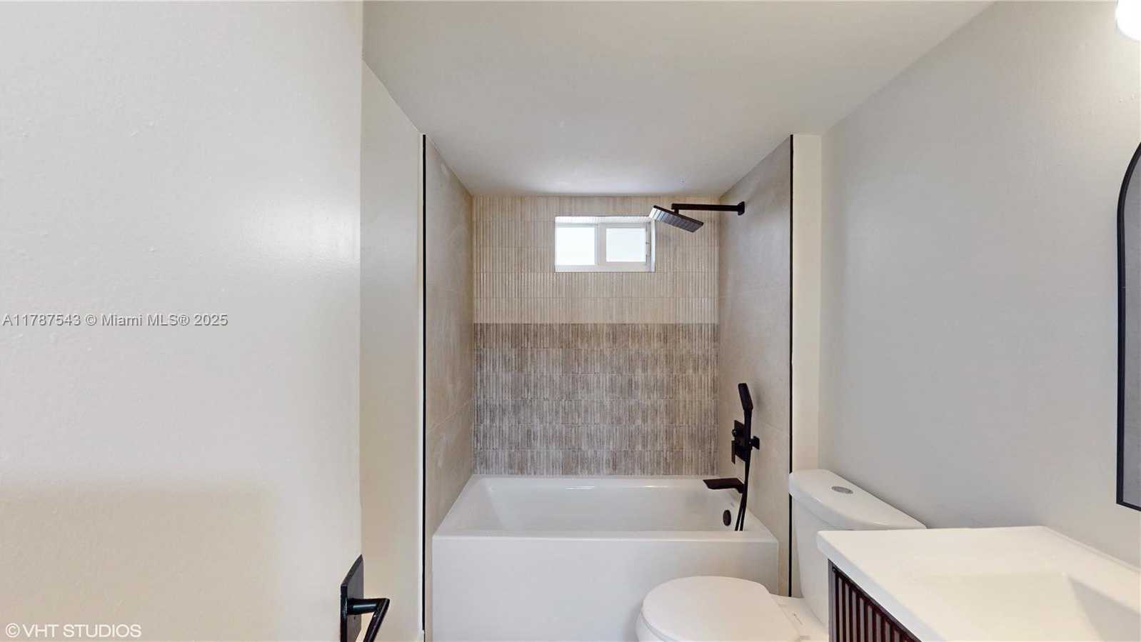 Small Image of 1666 WEST AVE #305, Miami Beach Number 20