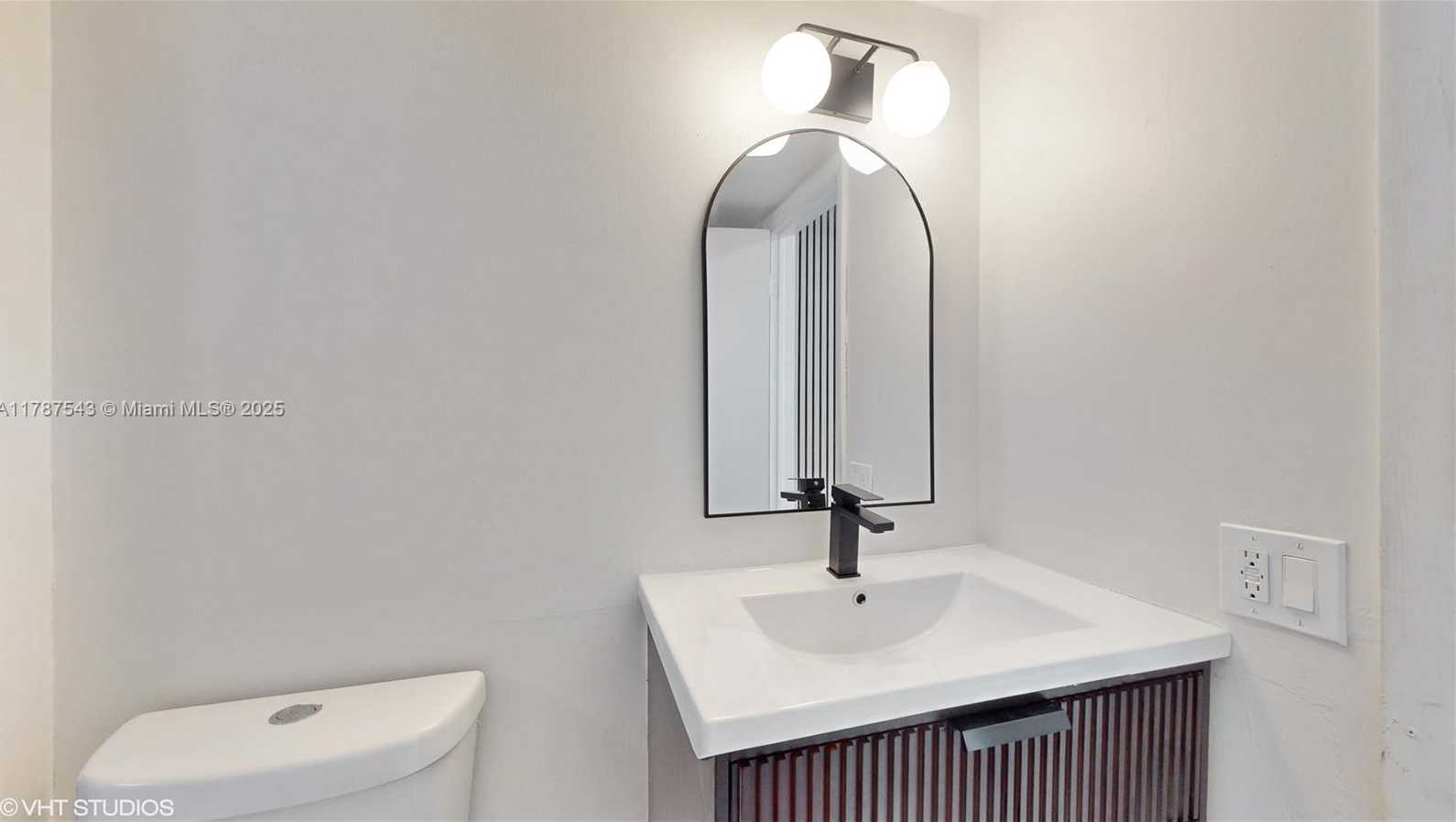 Small Image of 1666 WEST AVE #305, Miami Beach Number 21