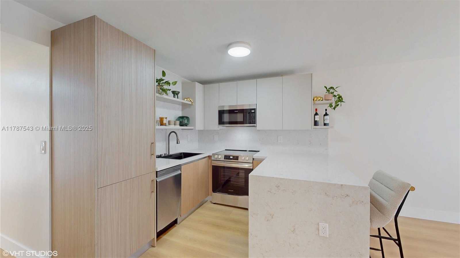 Small Image of 1666 WEST AVE #305, Miami Beach Number 5
