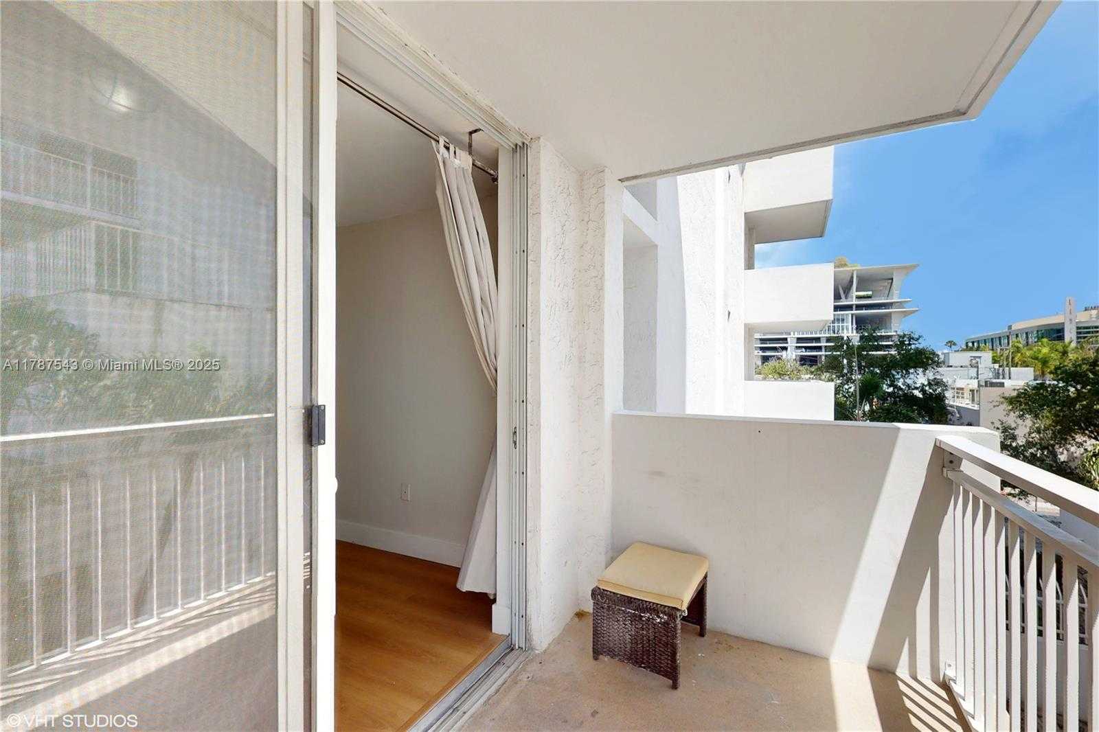 Small Image of 1666 WEST AVE #305, Miami Beach Number 8