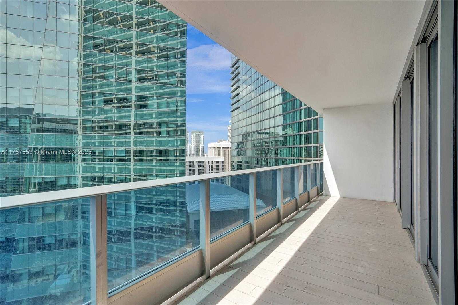 Small Image of 200 BISCAYNE BOULEVARD WAY #3211, Miami Number 11