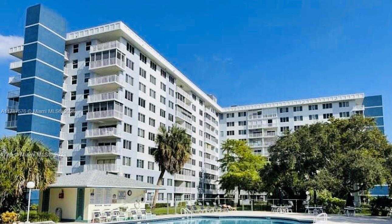 Small Image of 4200 HILLCREST DR #1017, Hollywood Number 2