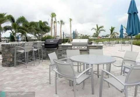 Small Image of 4200 HILLCREST DR #1017, Hollywood Number 25