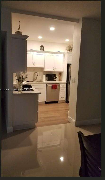 Small Image of 4200 HILLCREST DR #1017, Hollywood Number 31