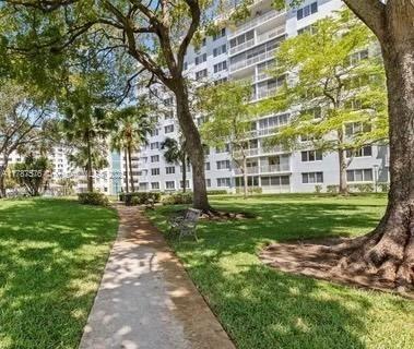 Small Image of 4200 HILLCREST DR #1017, Hollywood Number 43