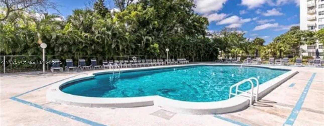 Small Image of 4200 HILLCREST DR #1017, Hollywood Number 46