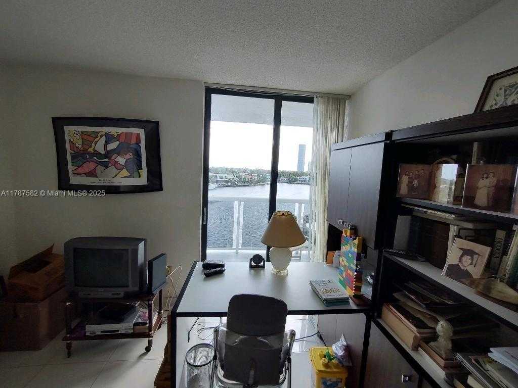 Small Image of 20515 EAST COUNTRY CLUB DR #646, Aventura Number 6