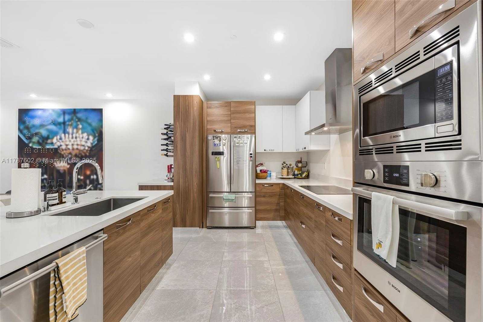 Small Image of 718 VALENCIA AVE #206, Coral Gables Number 17