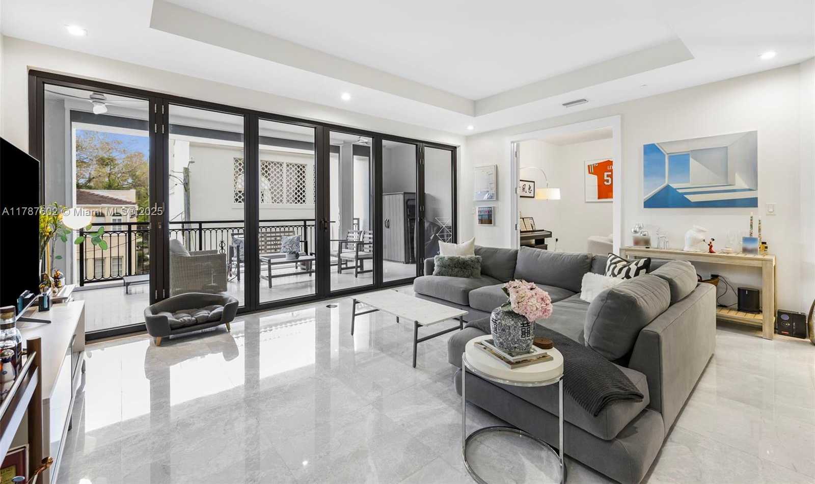 Small Image of 718 VALENCIA AVE #206, Coral Gables Number 19