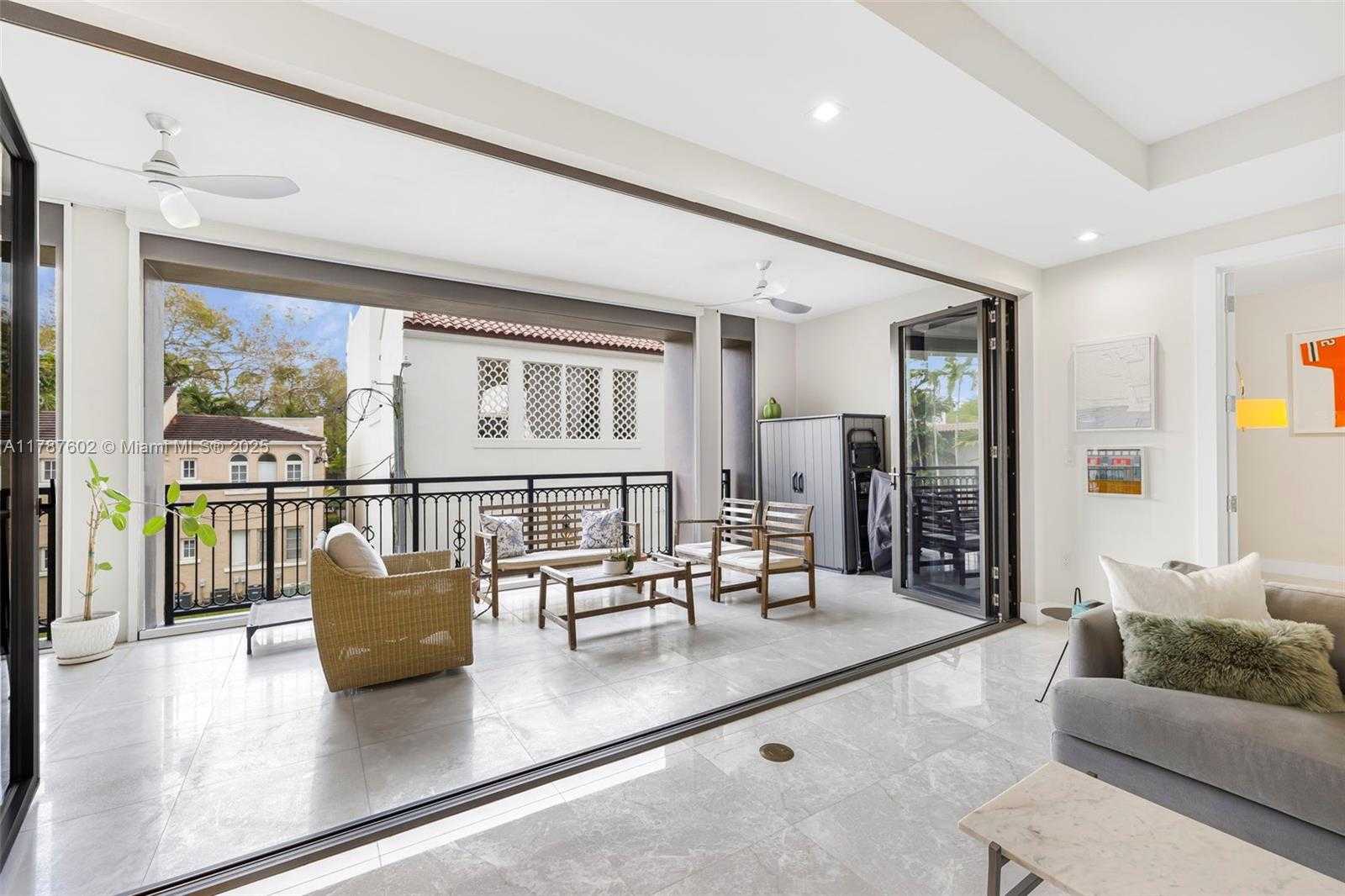 Small Image of 718 VALENCIA AVE #206, Coral Gables Number 24